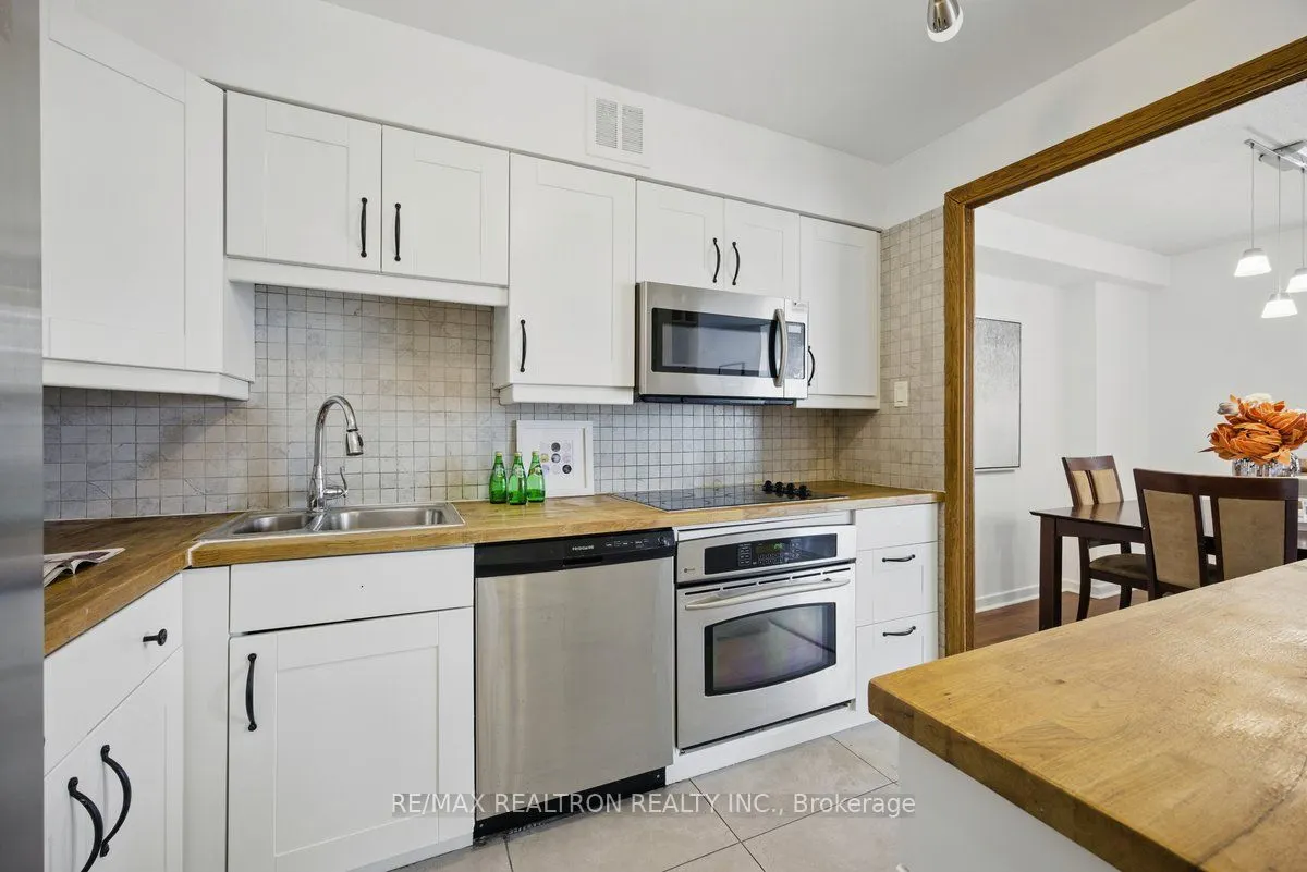 80 Inverlochy Boulevard, ##501