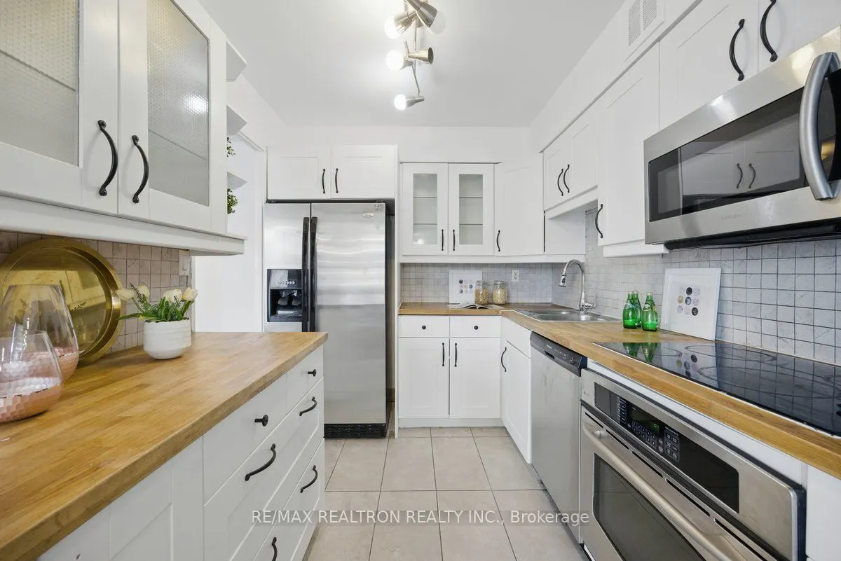80 Inverlochy Boulevard, ##501