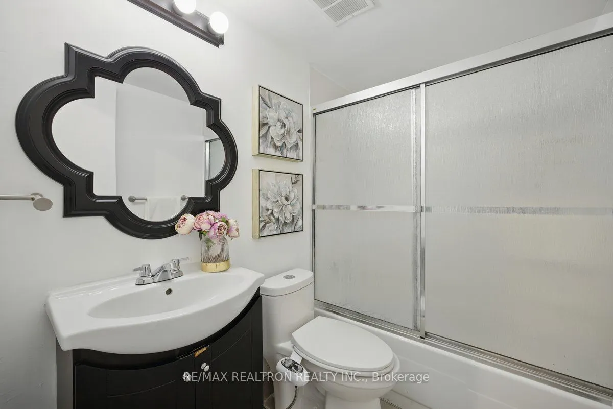 80 Inverlochy Boulevard, ##501
