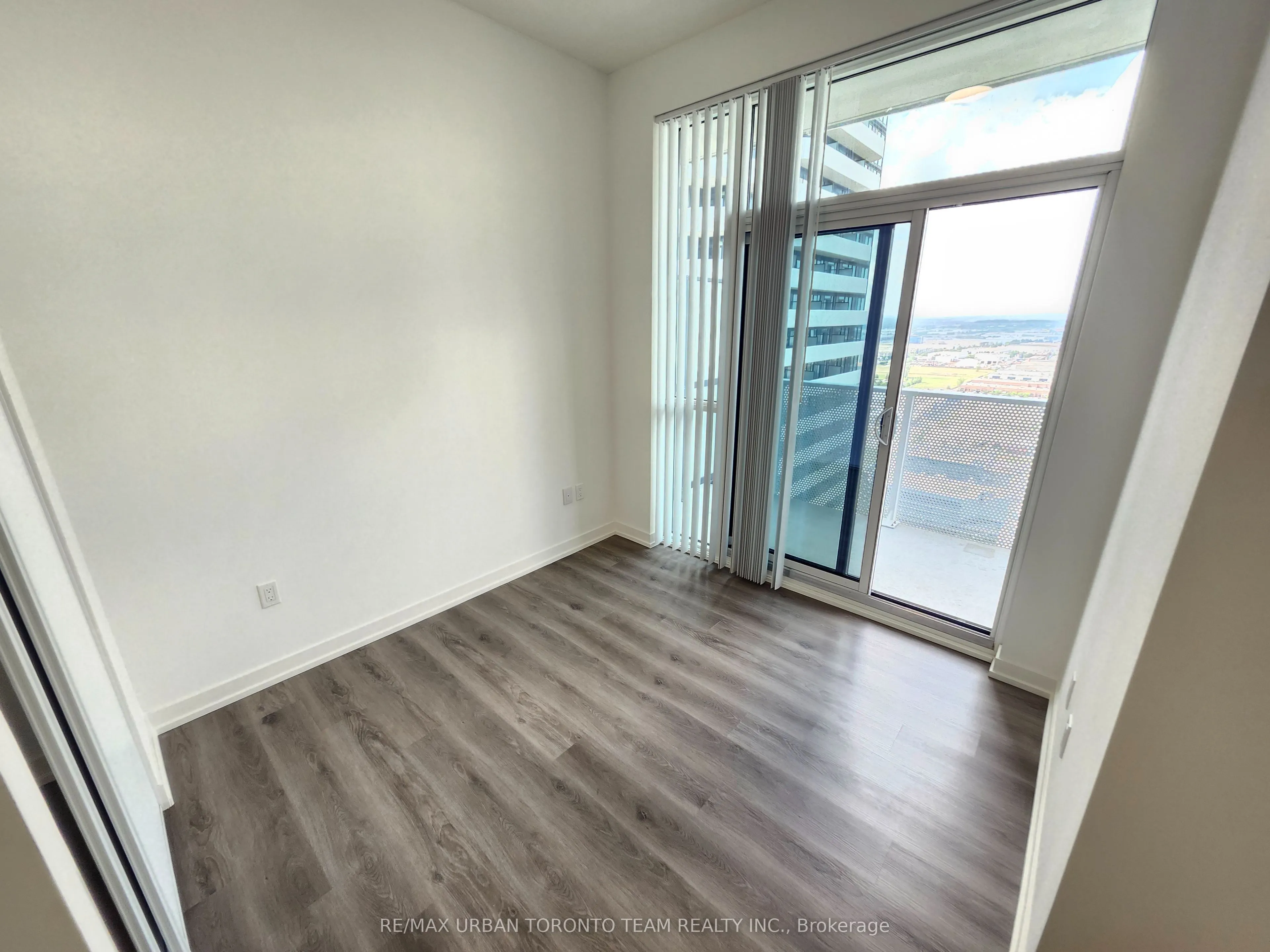 28 Interchange Way, #3105
