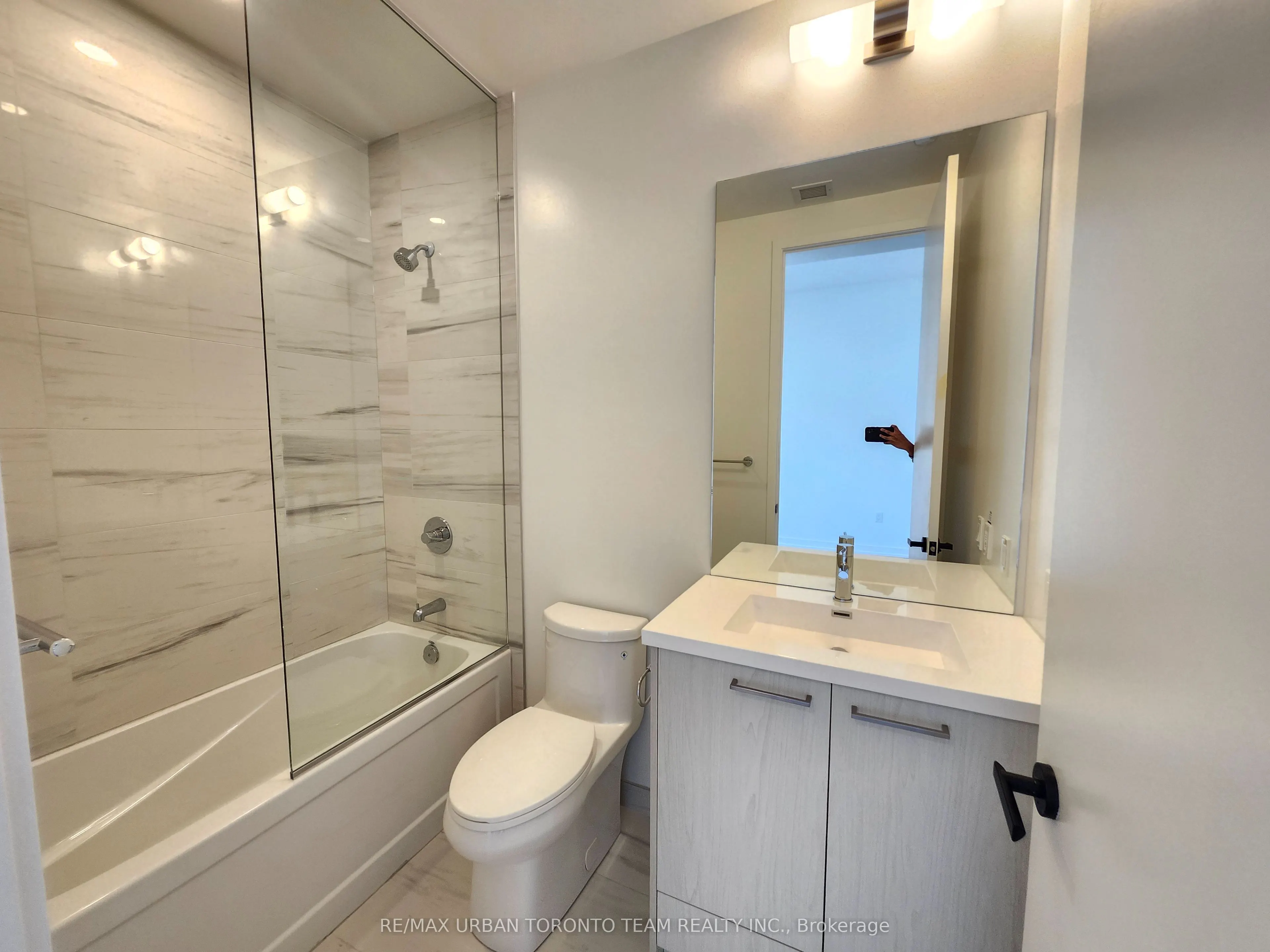28 Interchange Way, #3105