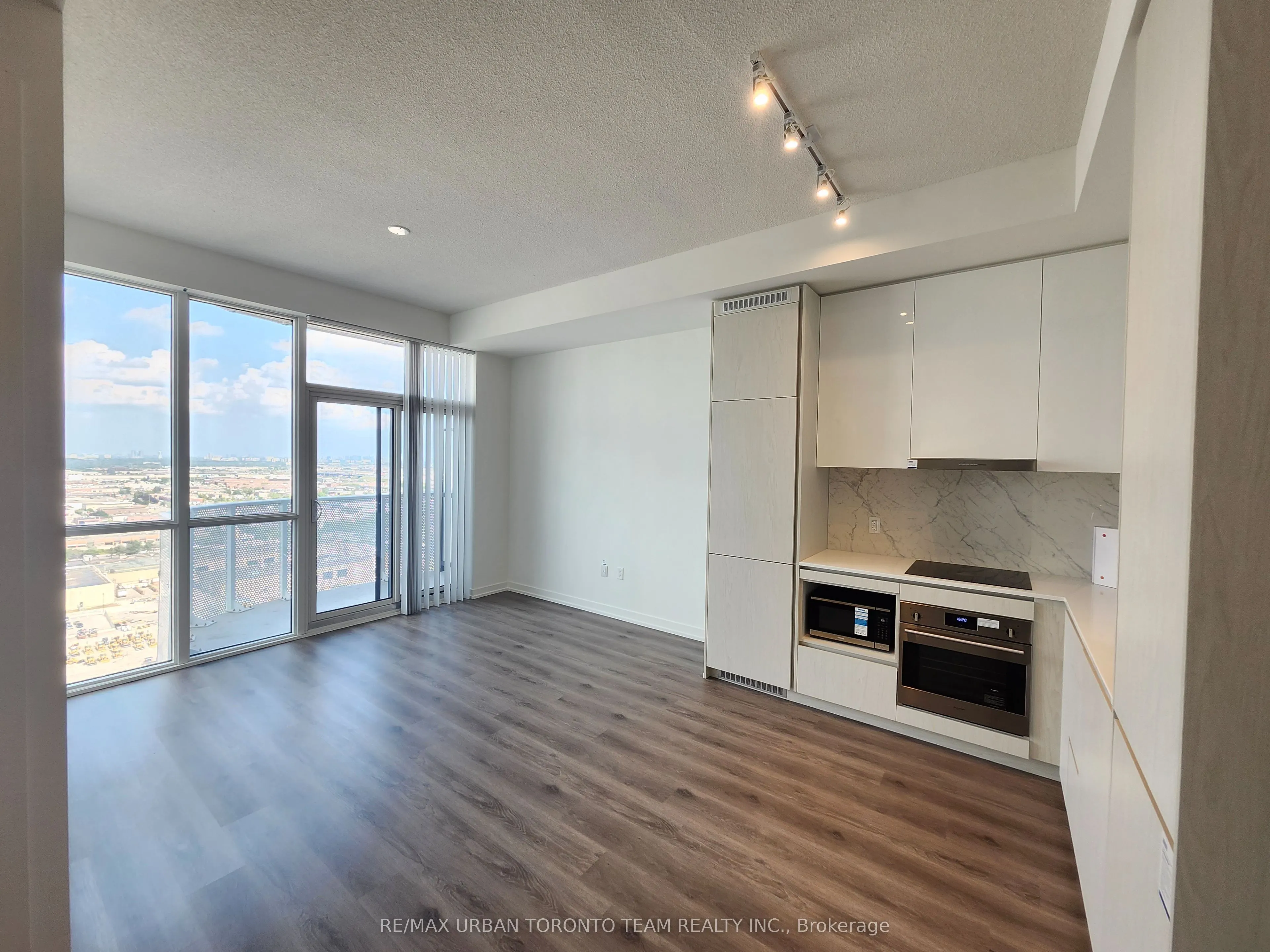 28 Interchange Way, #3105