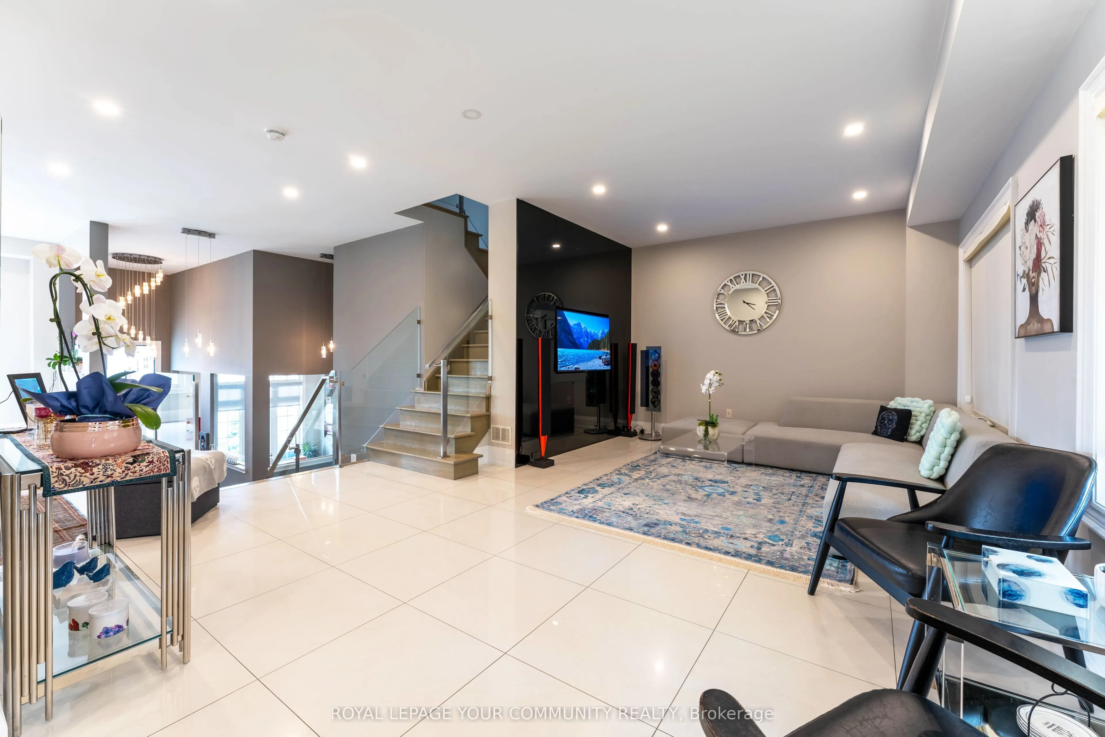 339 Thomas Cook Avenue