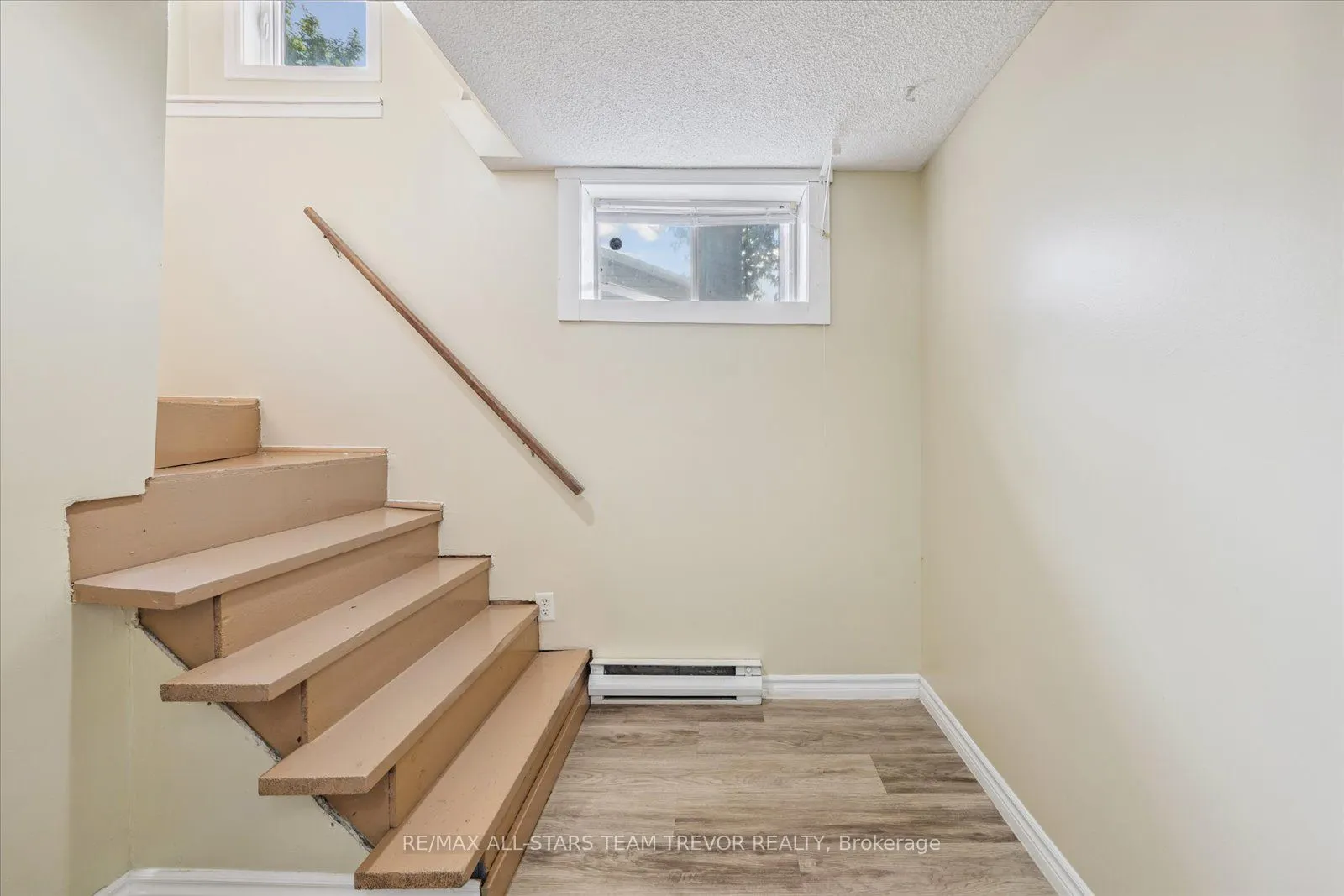 246 Glenwoods Avenue