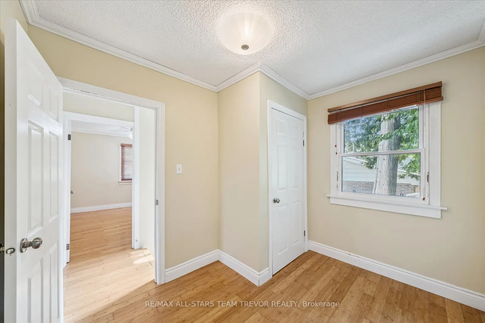 246 Glenwoods Avenue