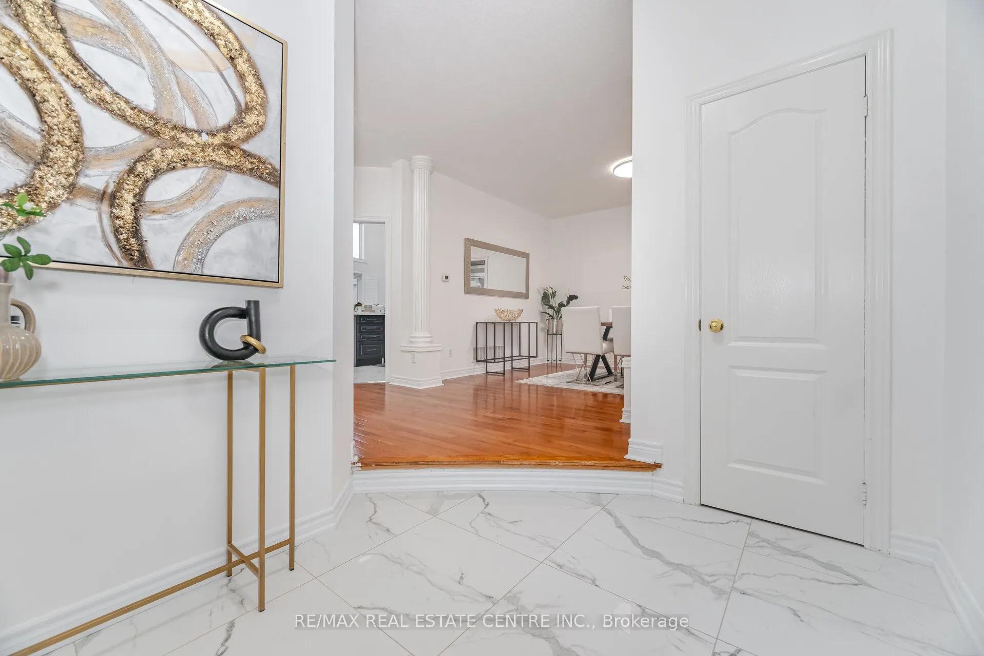 24 Futura Avenue