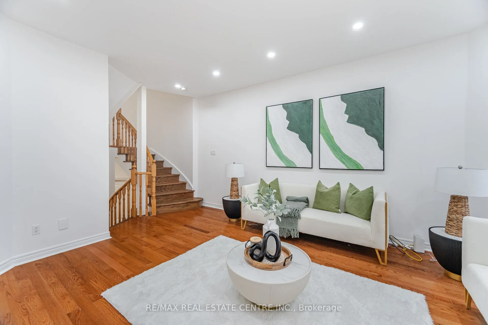 24 Futura Avenue