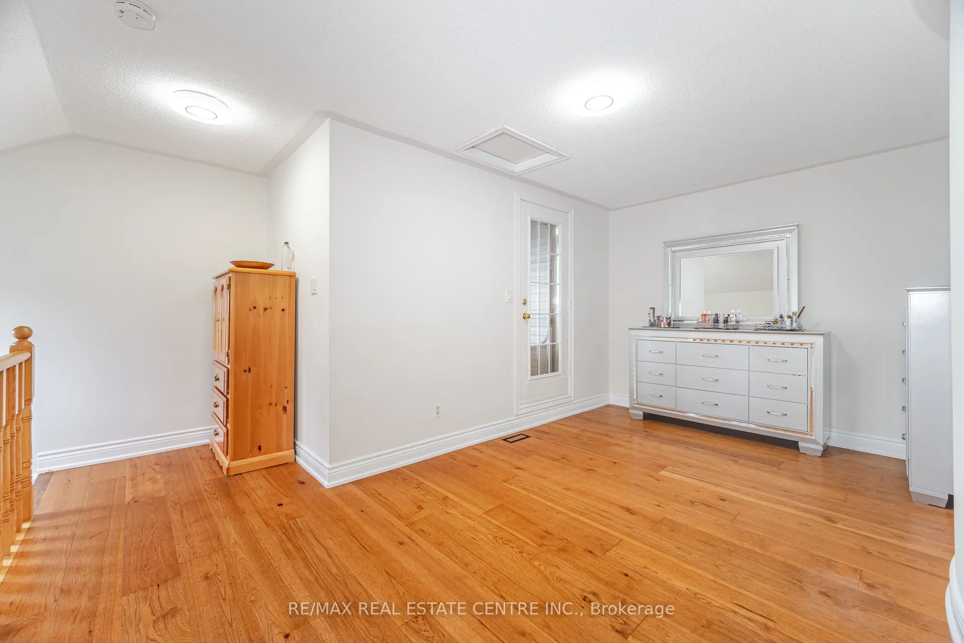 24 Futura Avenue
