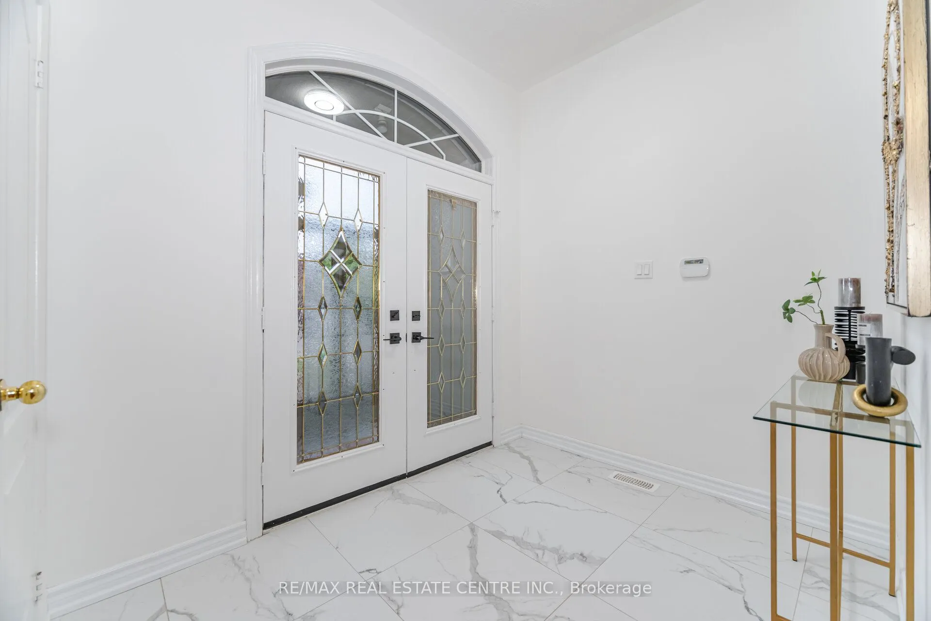 24 Futura Avenue