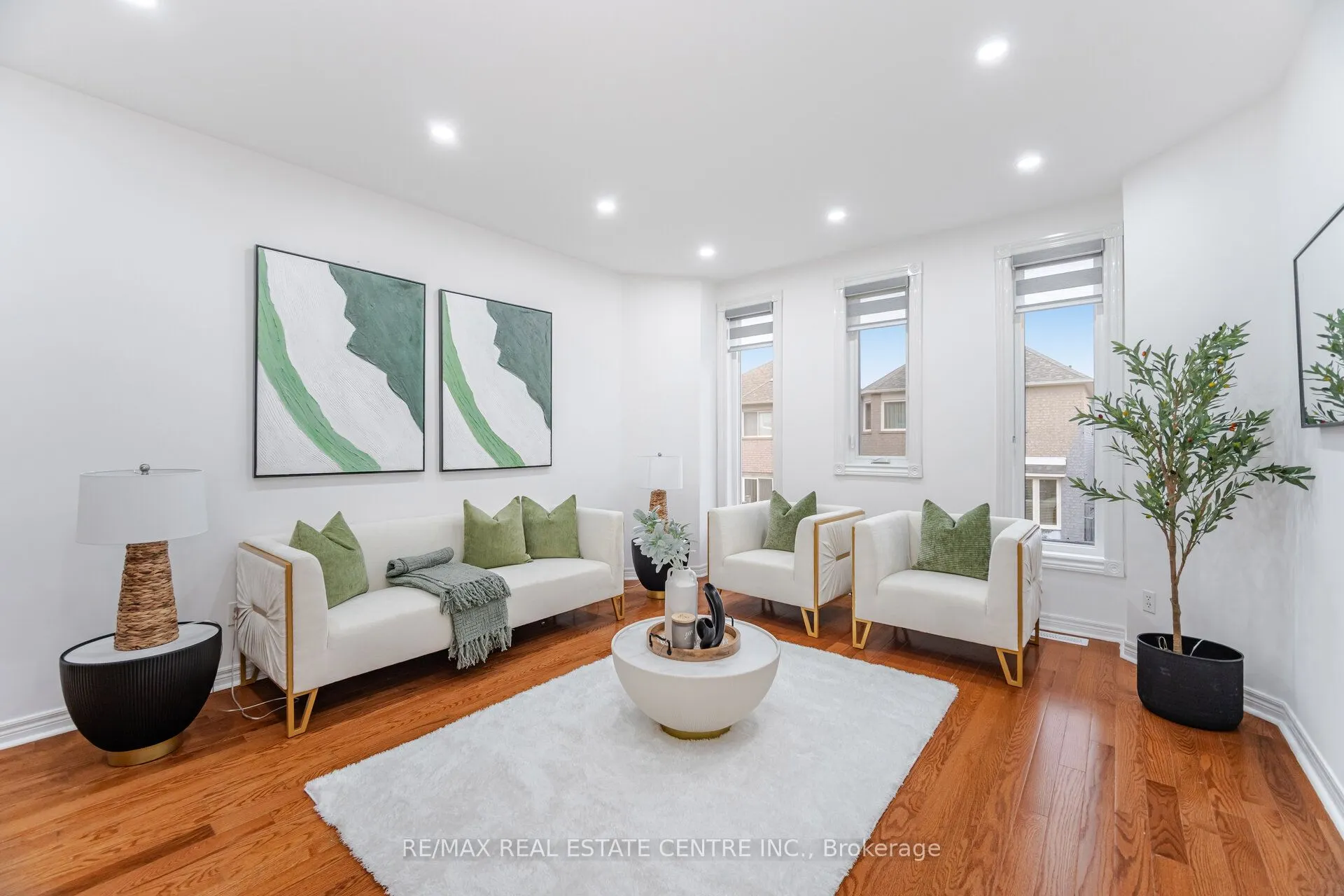 24 Futura Avenue