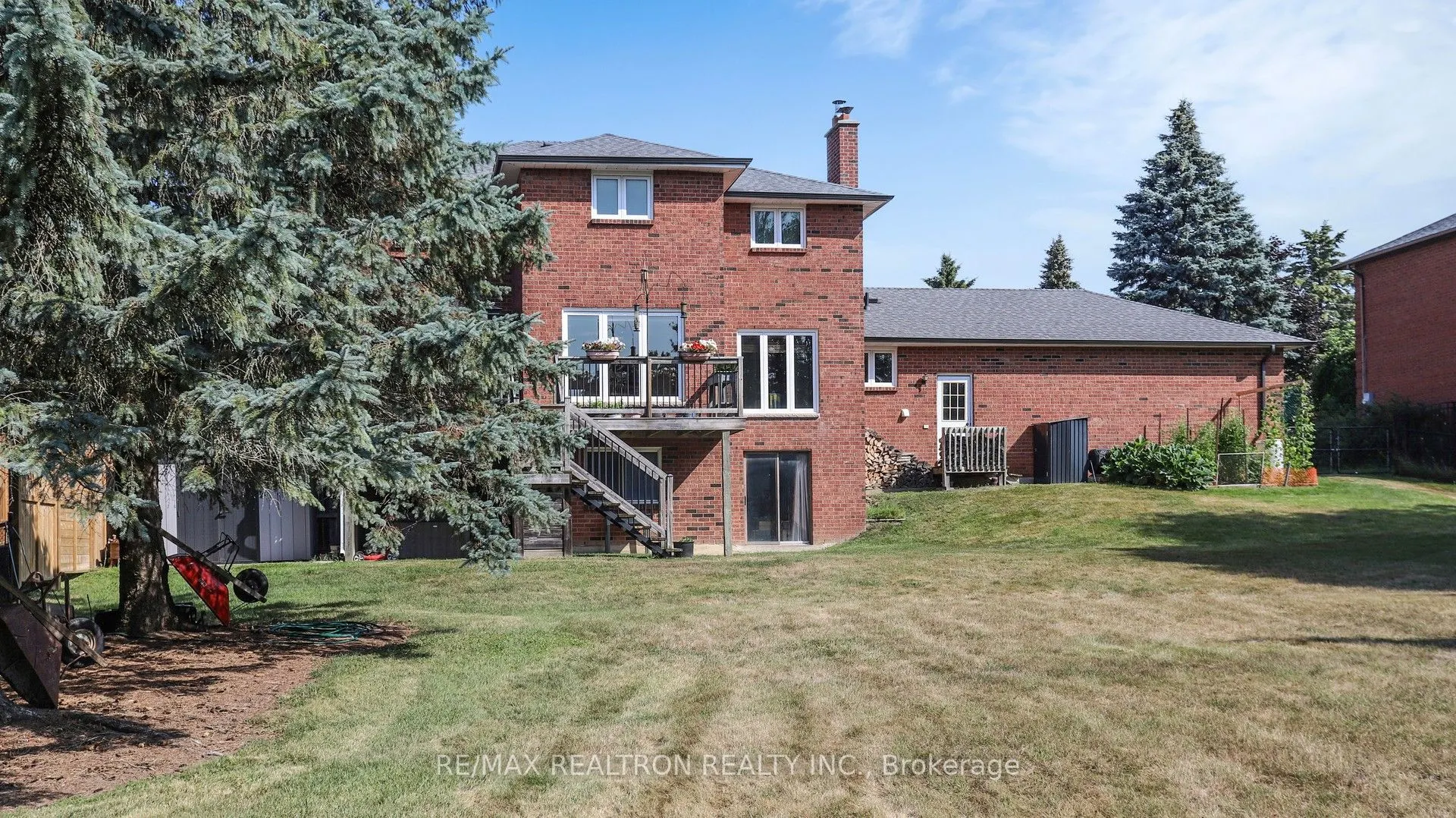 7 Ward Avenue