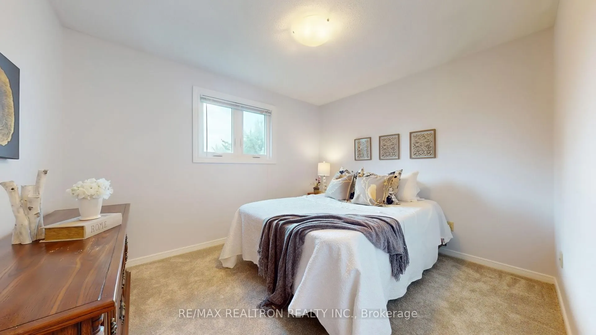 7 Ward Avenue