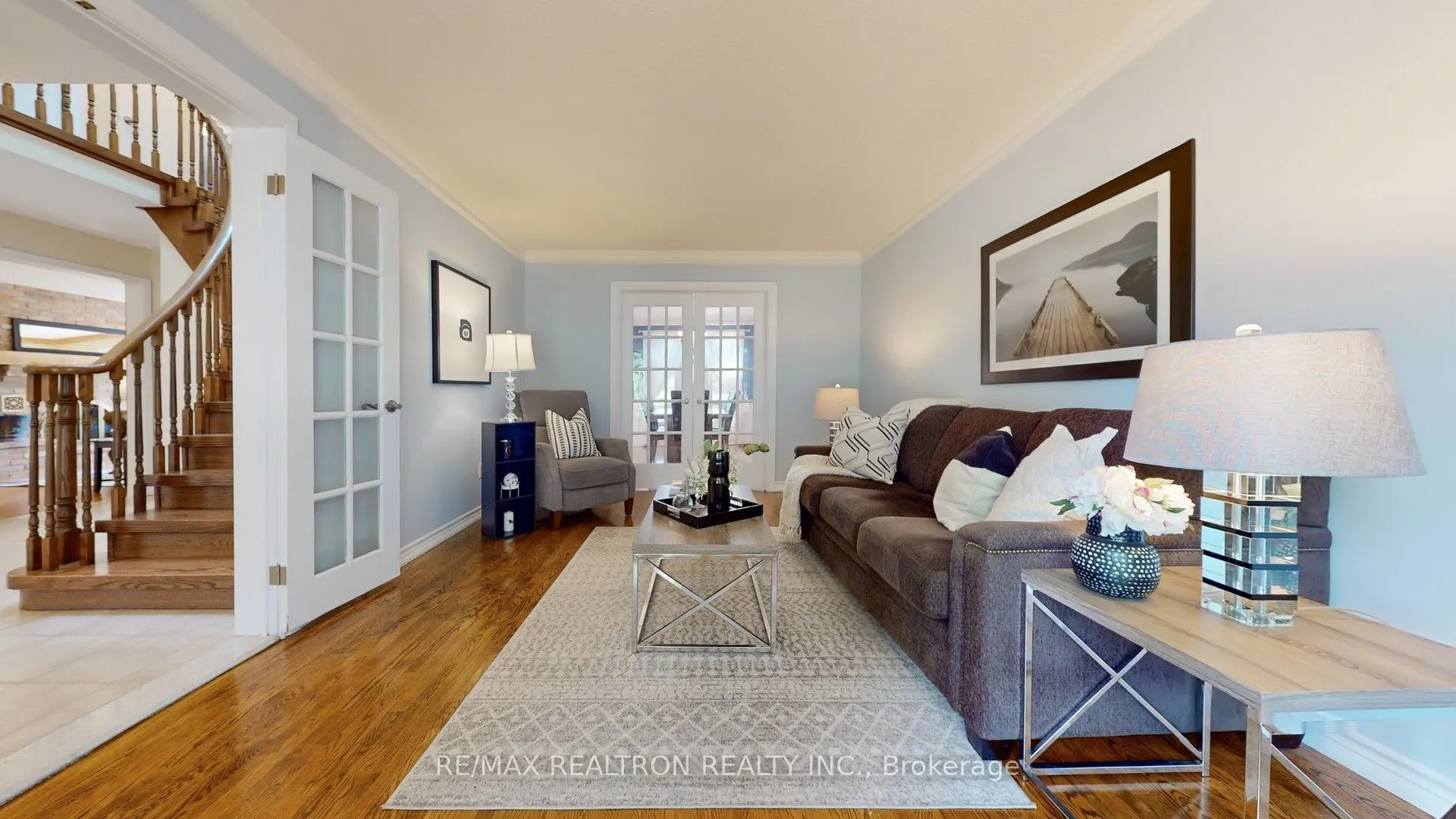 7 Ward Avenue