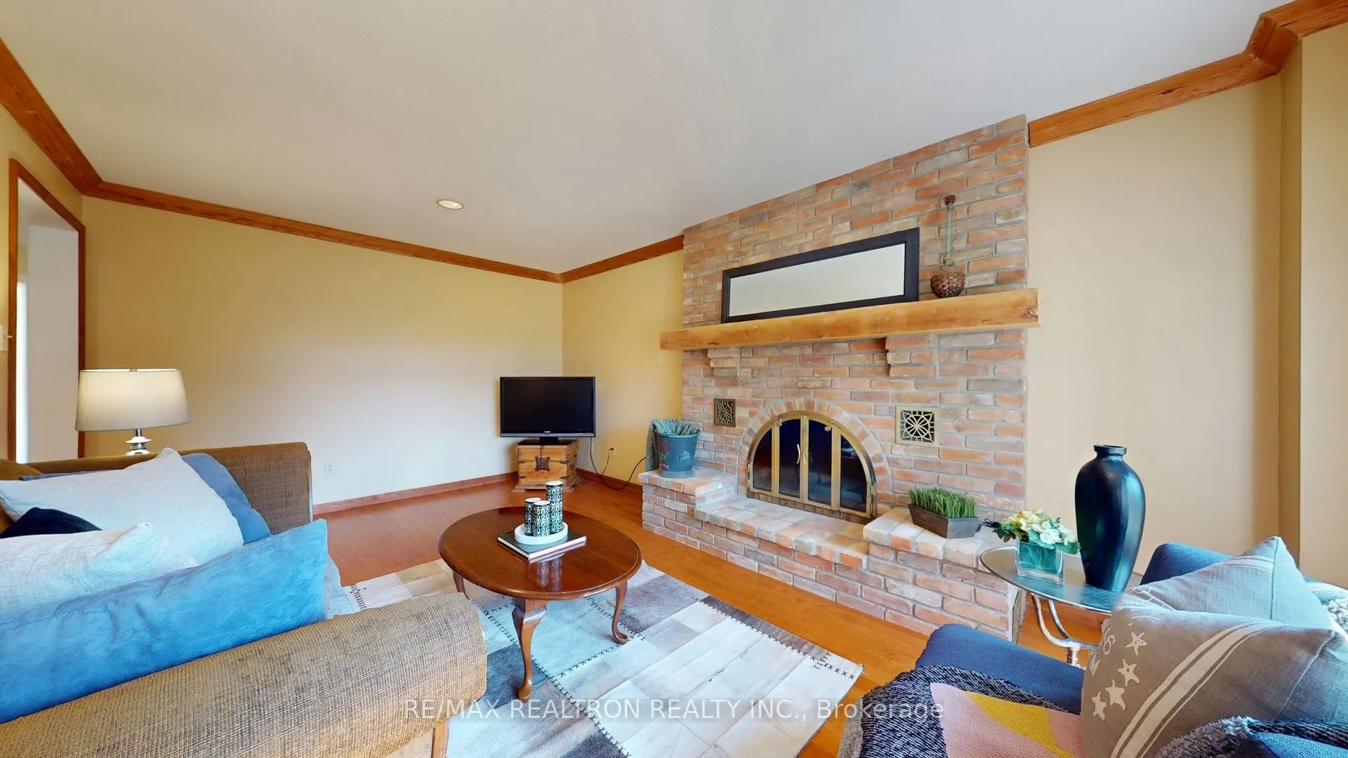 7 Ward Avenue