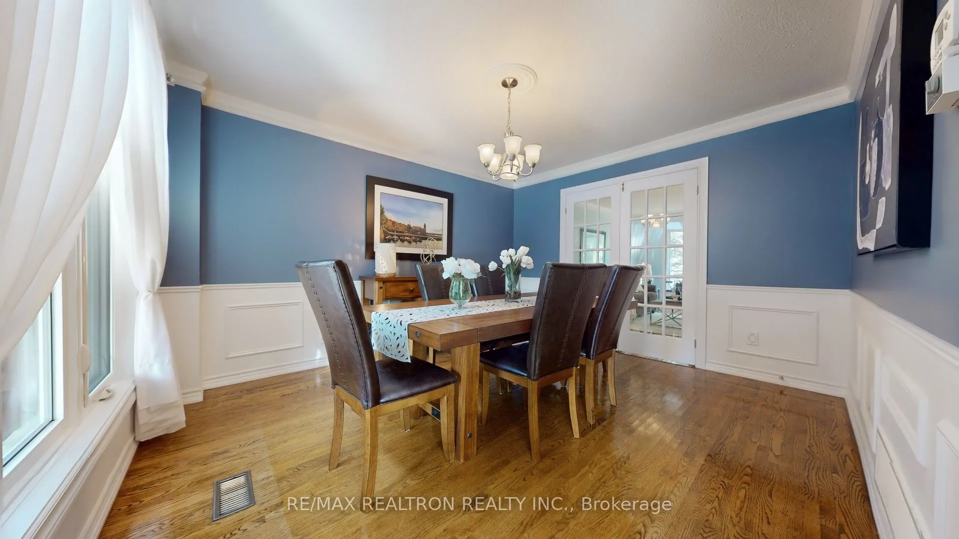 7 Ward Avenue