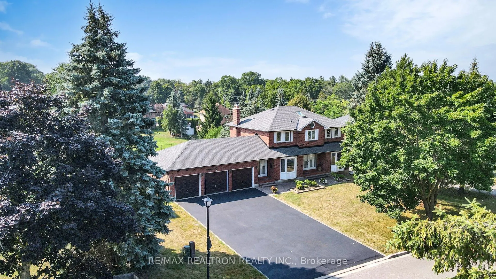 7 Ward Avenue