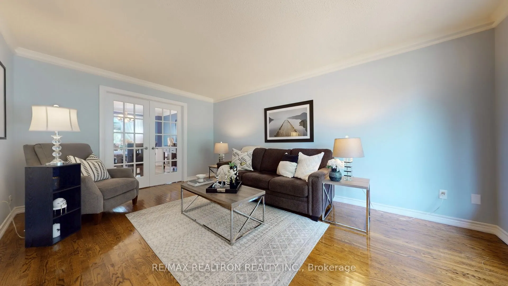 7 Ward Avenue