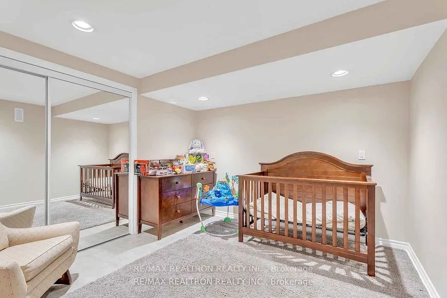 15 Treegrove Circle