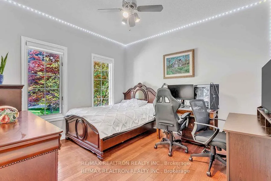 15 Treegrove Circle