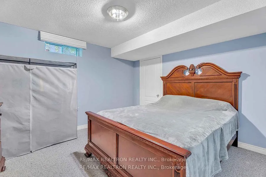 15 Treegrove Circle