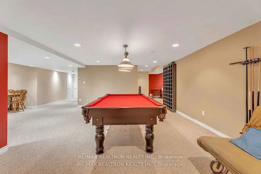 15 Treegrove Circle
