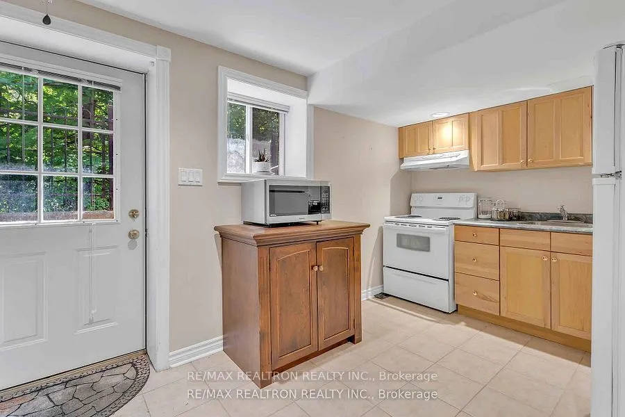 15 Treegrove Circle