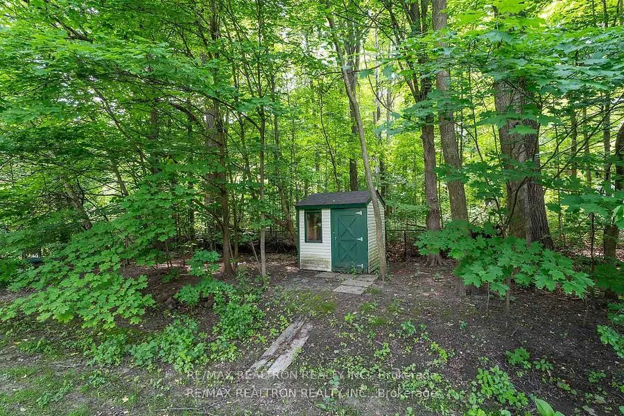 15 Treegrove Circle