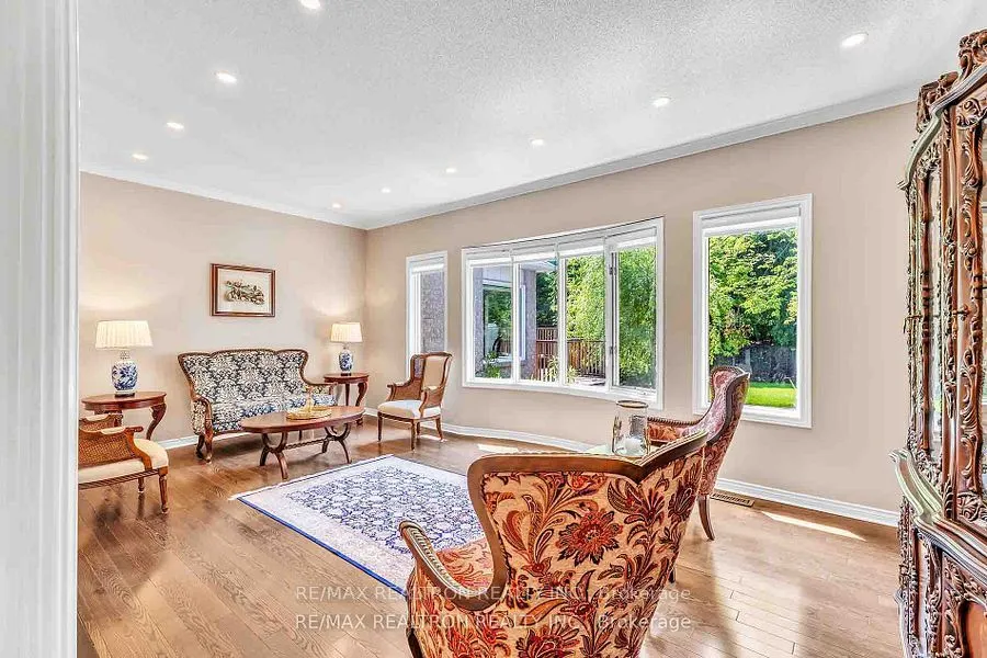 15 Treegrove Circle