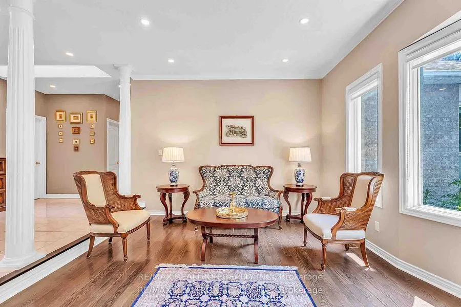 15 Treegrove Circle