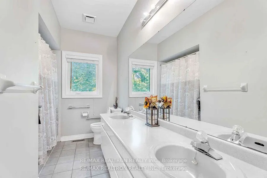 15 Treegrove Circle