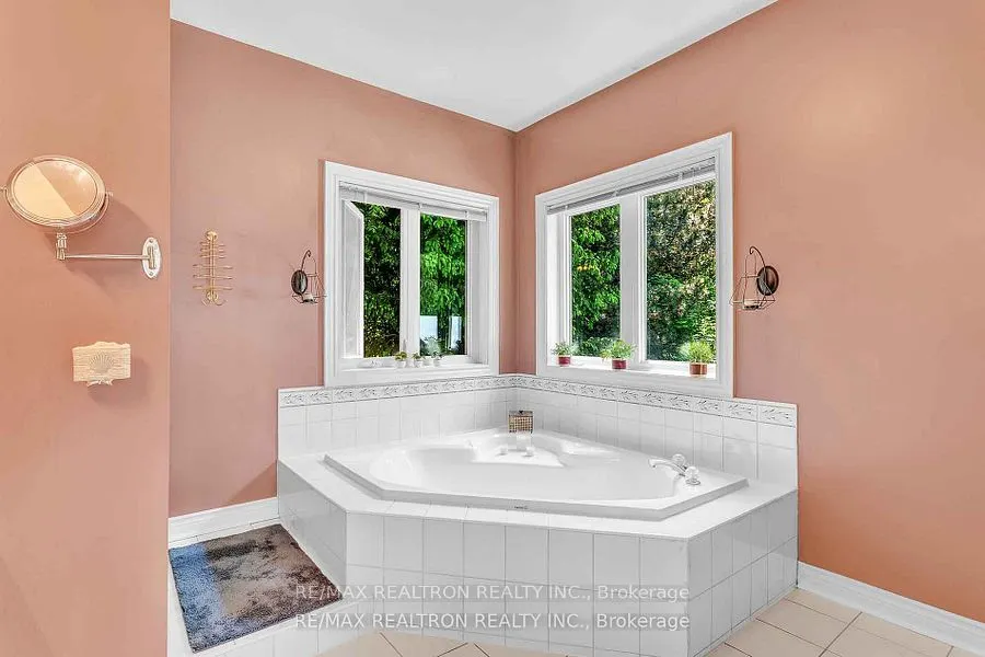 15 Treegrove Circle