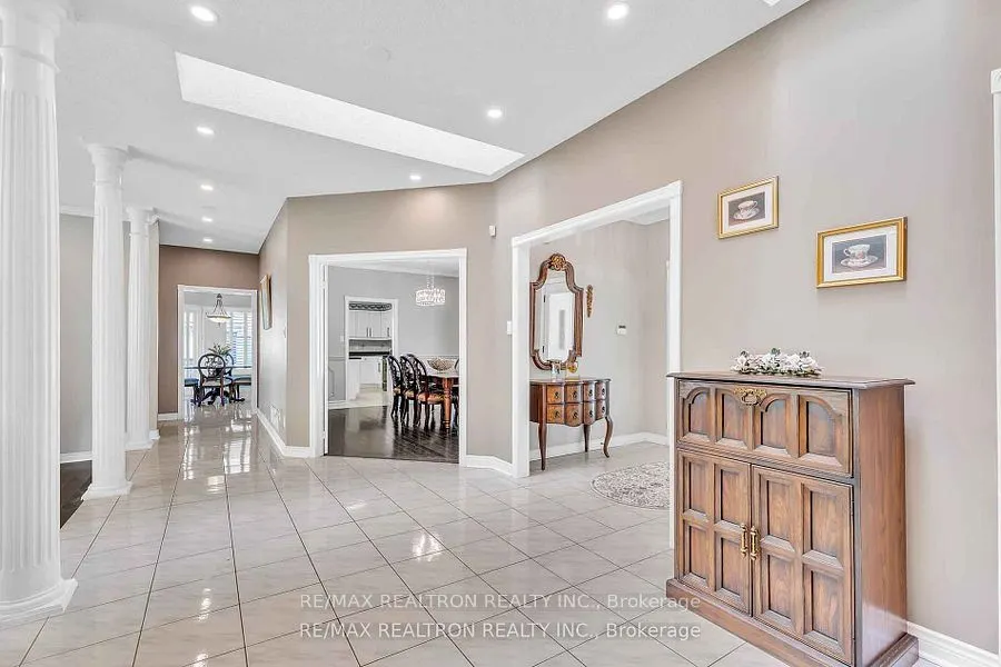 15 Treegrove Circle