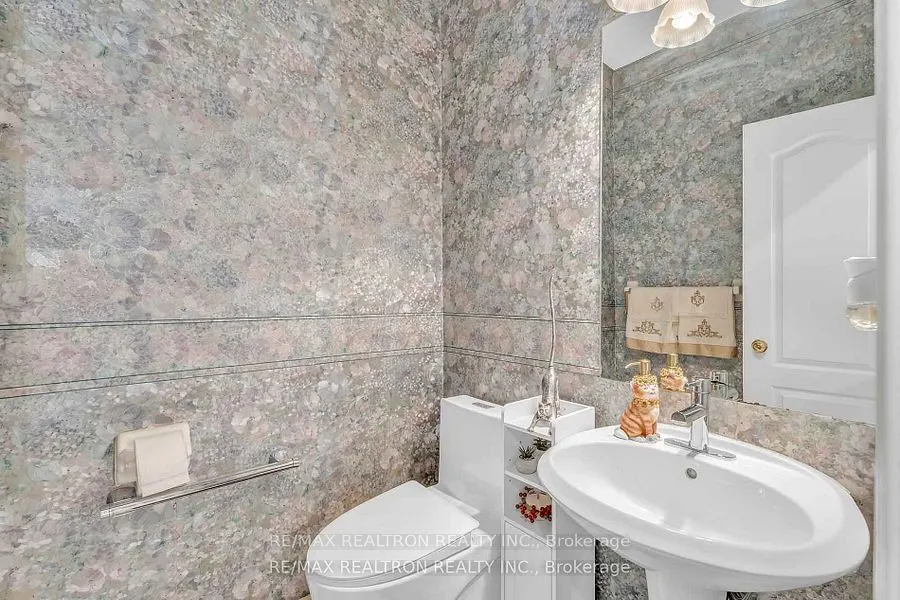 15 Treegrove Circle