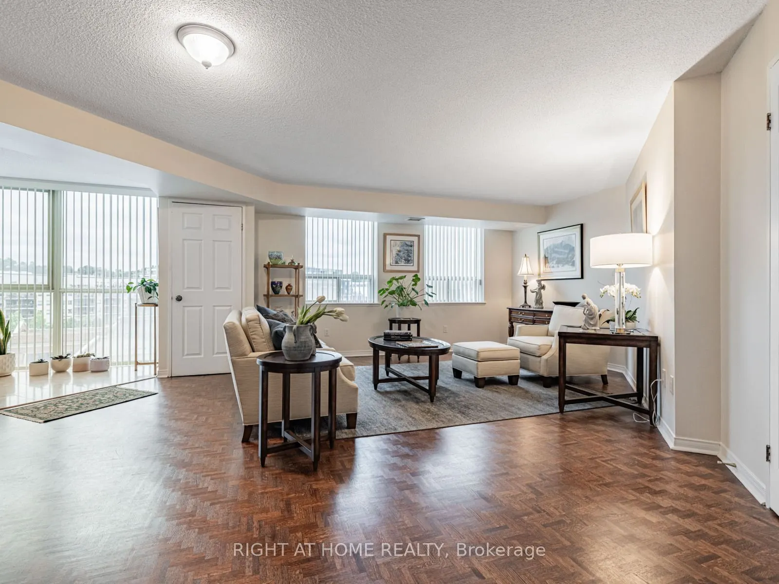 100 Arbors Lane, #209