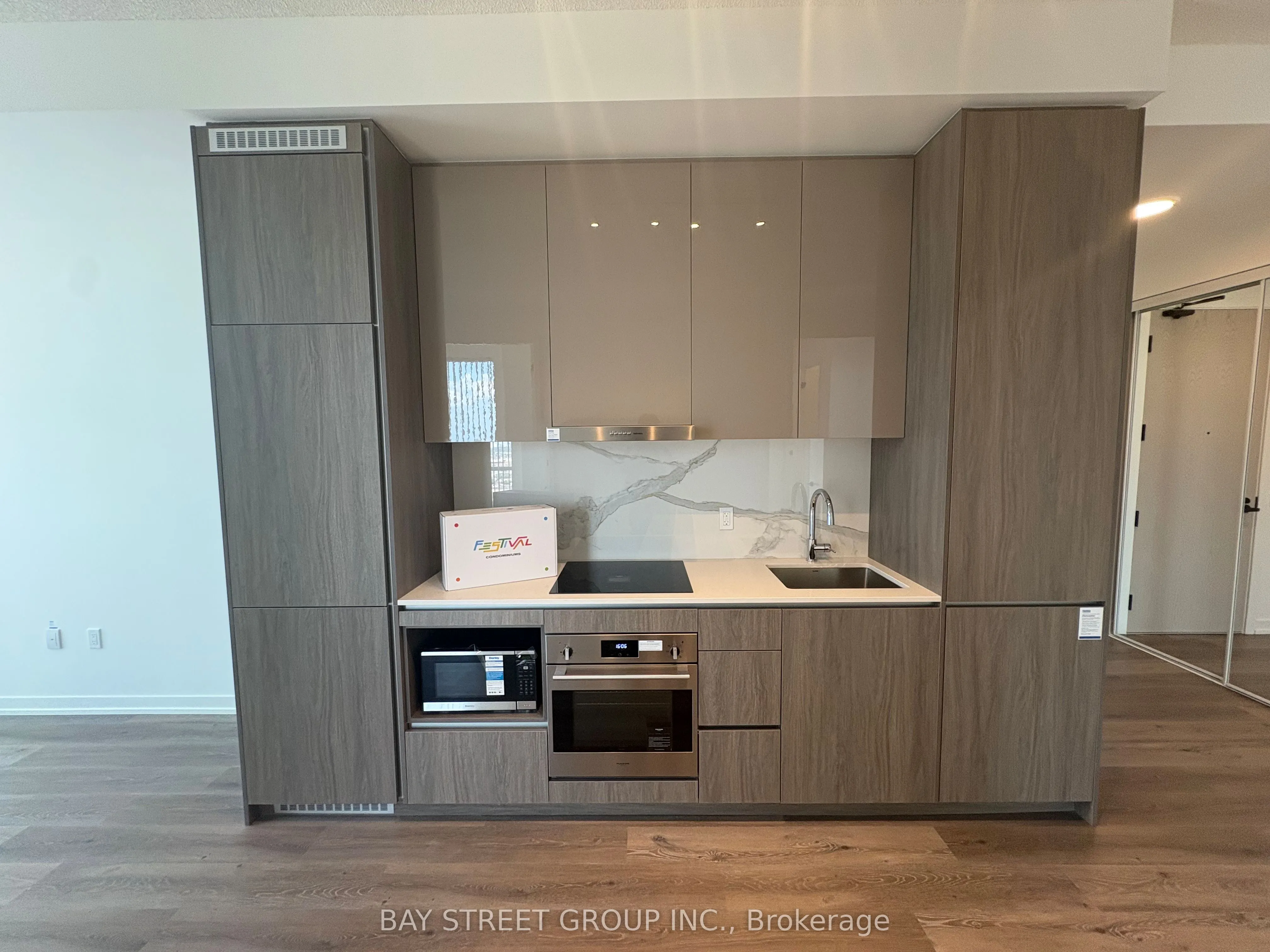 28 Interchange Way, #3110