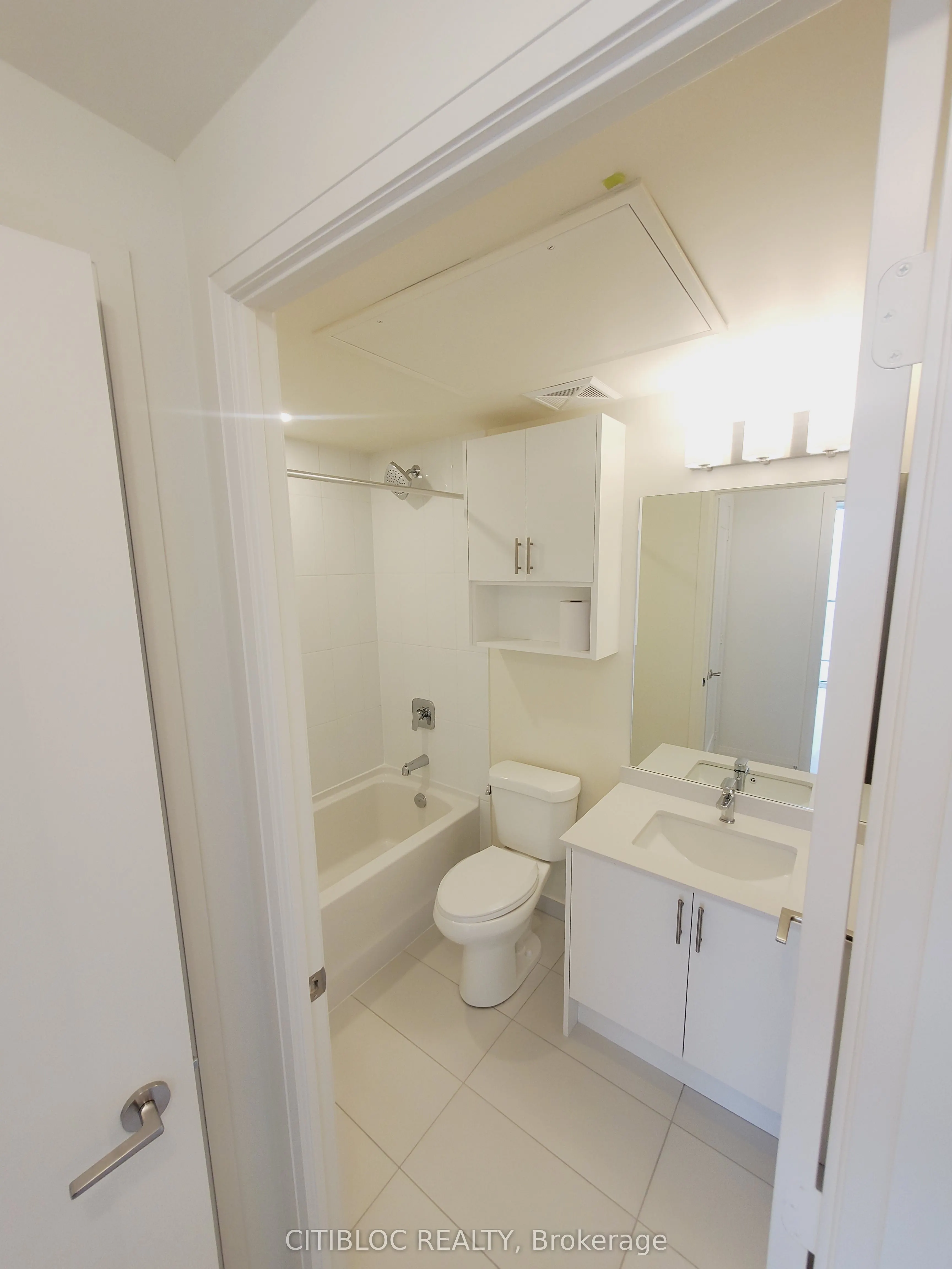 8960 Jane Street, #2523