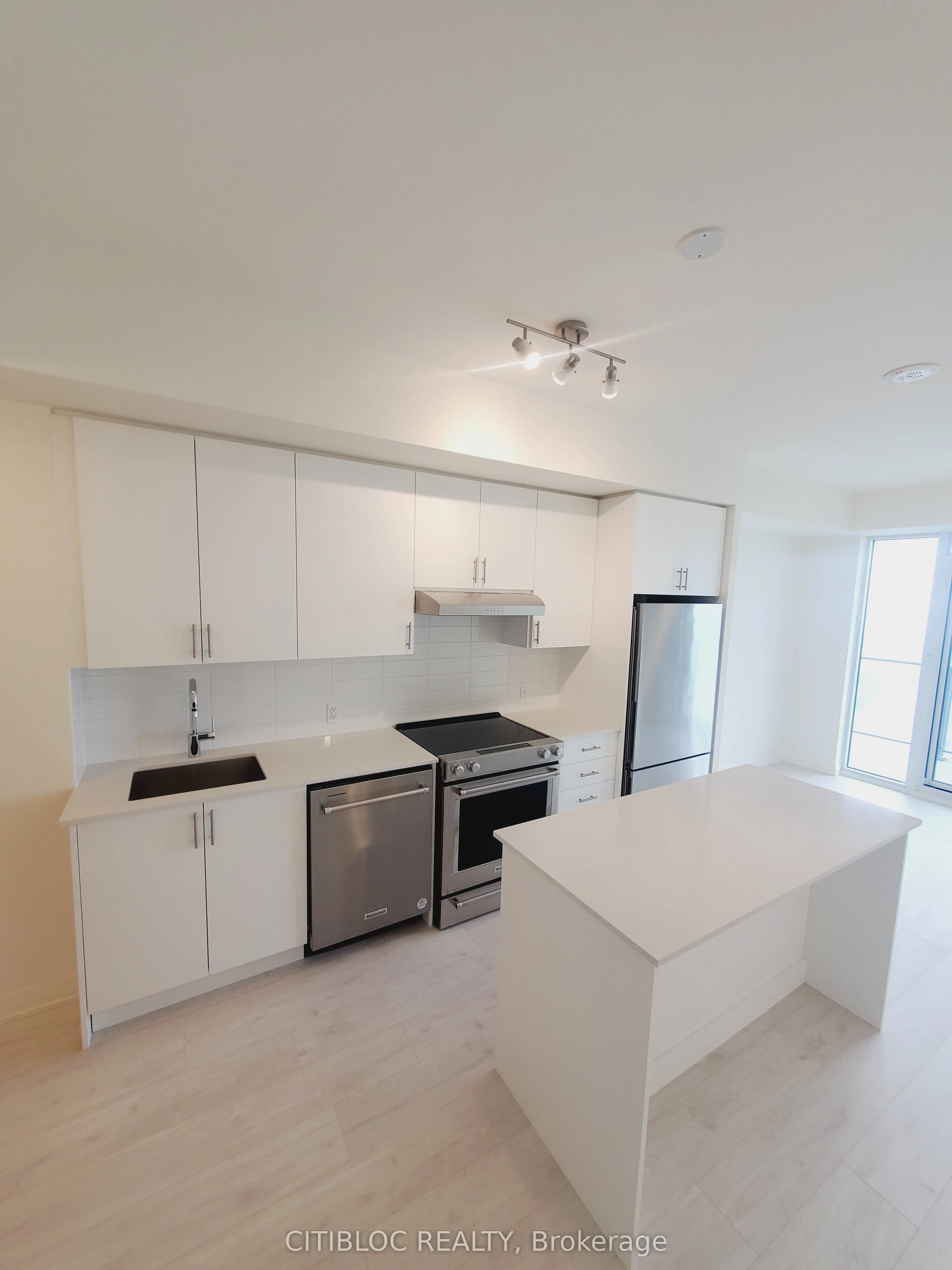 8960 Jane Street, #2523