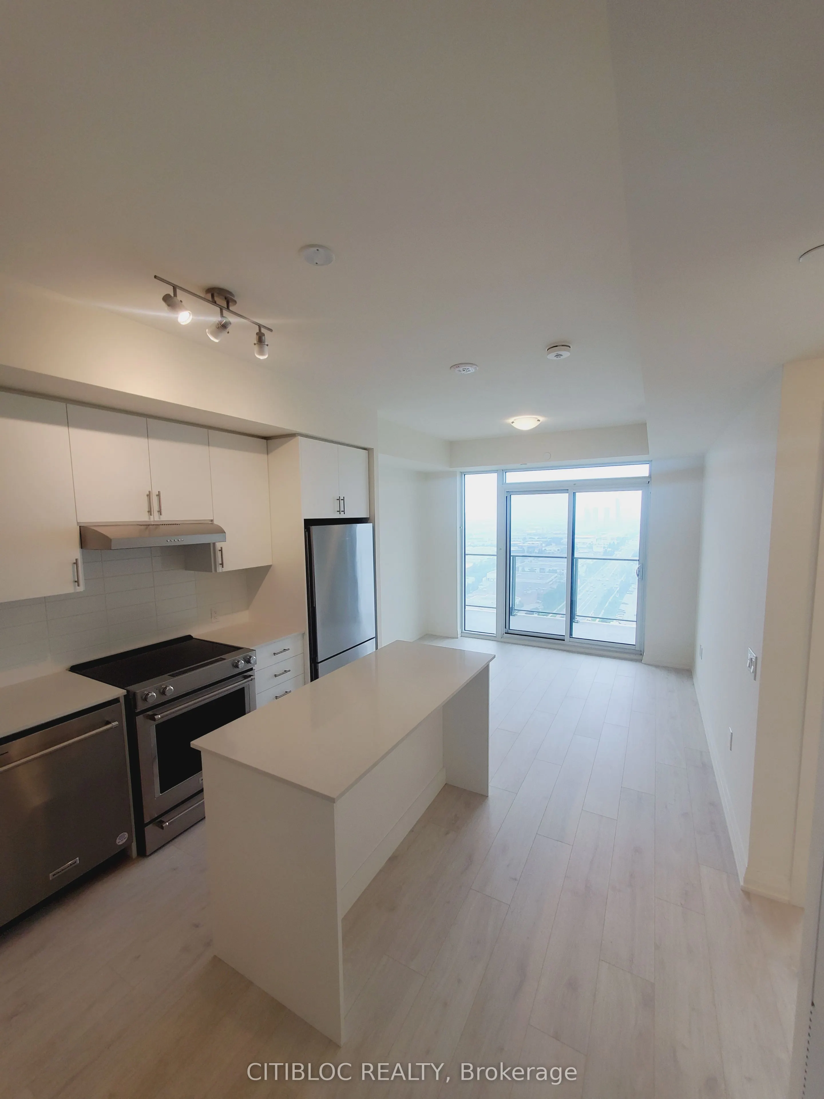 8960 Jane Street, #2523