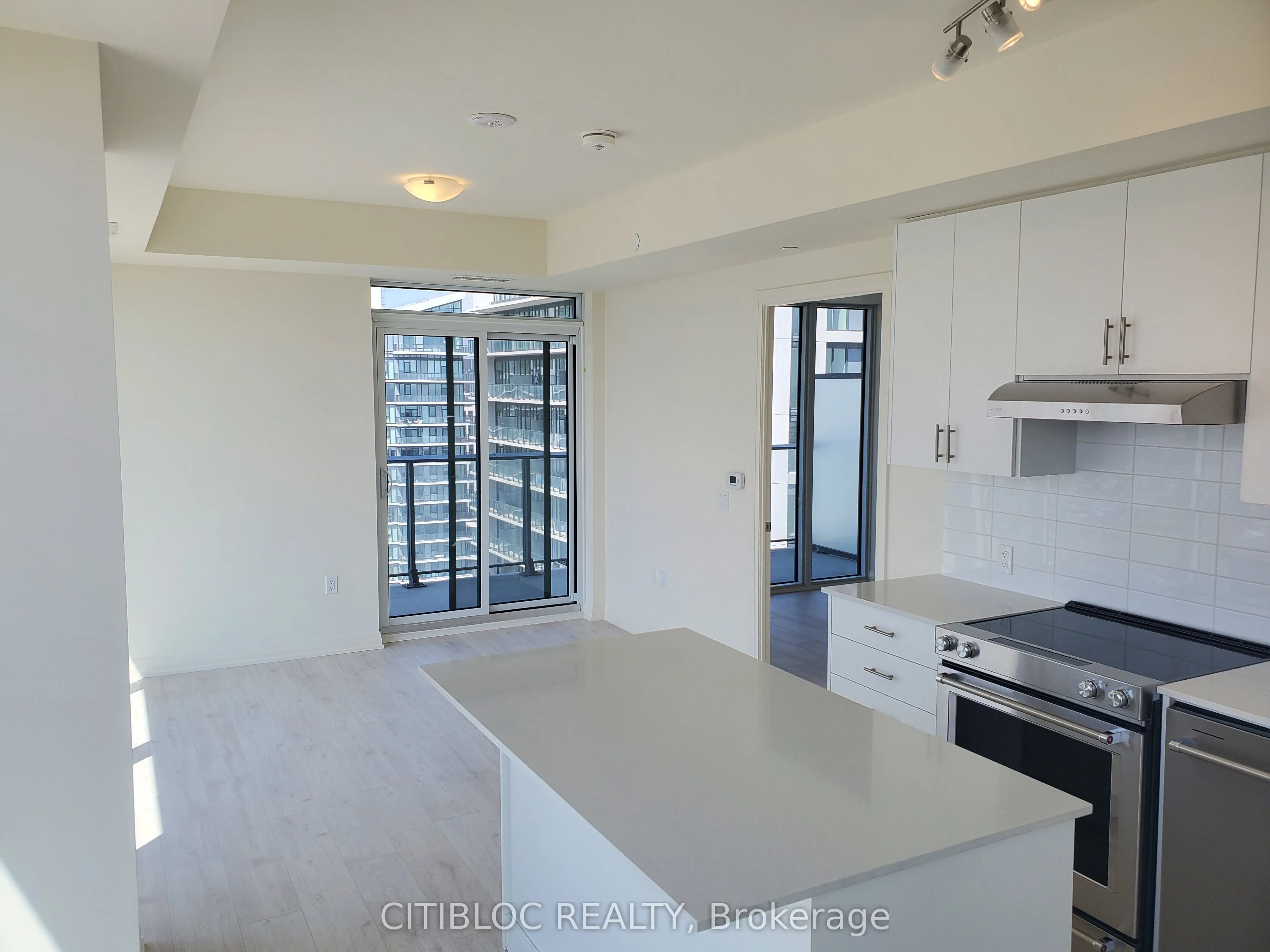 8960 Jane Street, #2515
