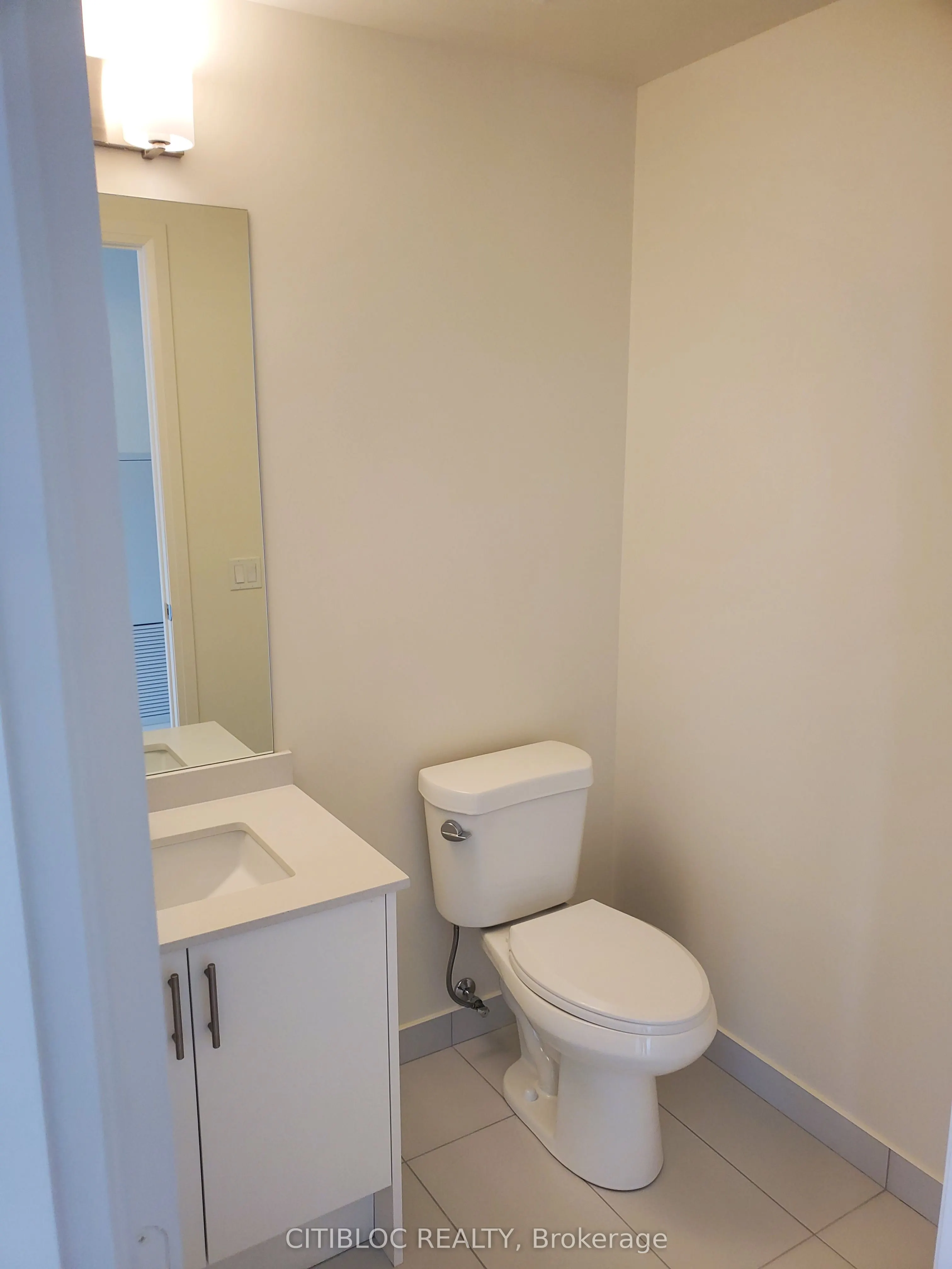 8960 Jane Street, #2515