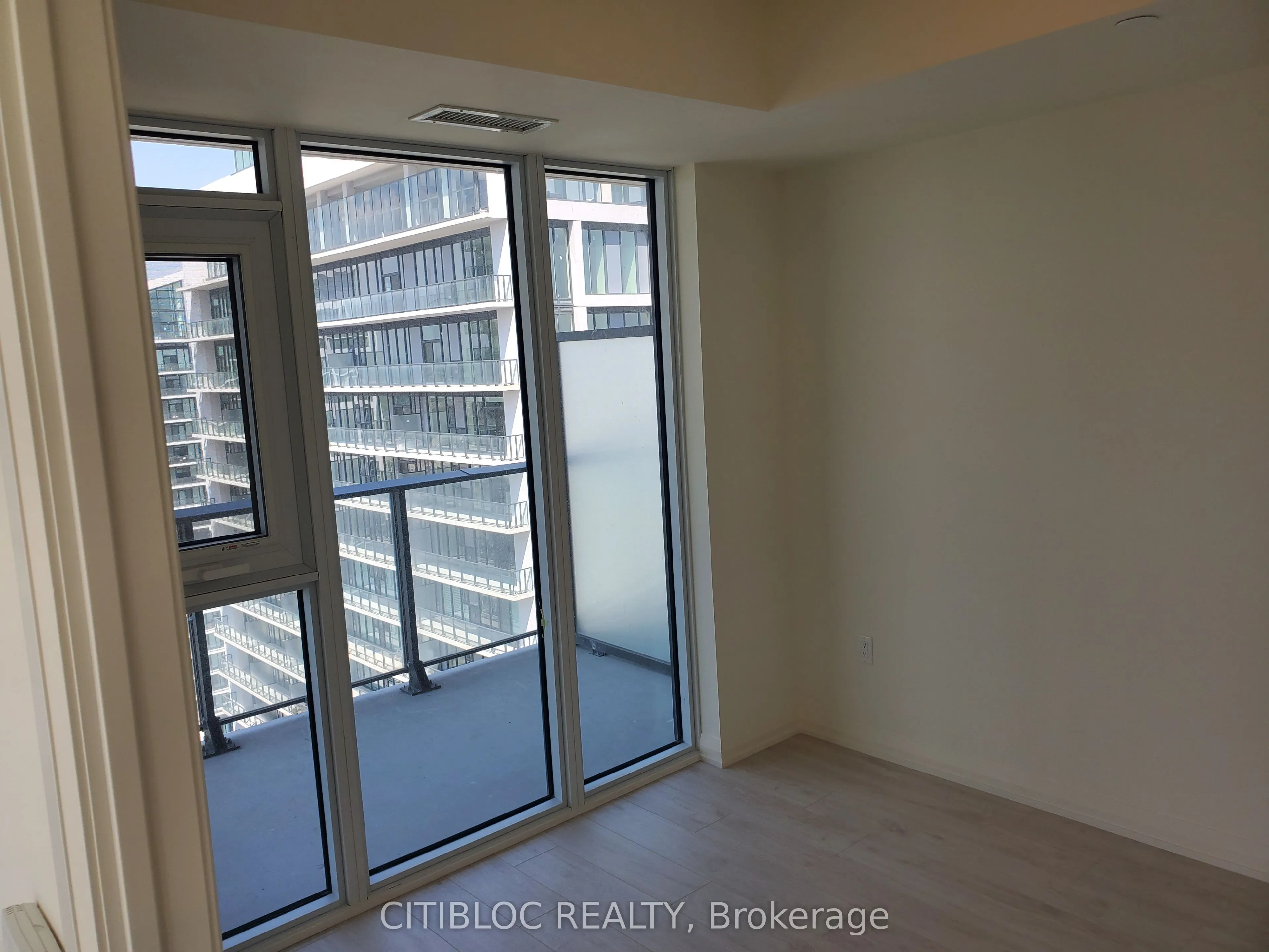 8960 Jane Street, #2515