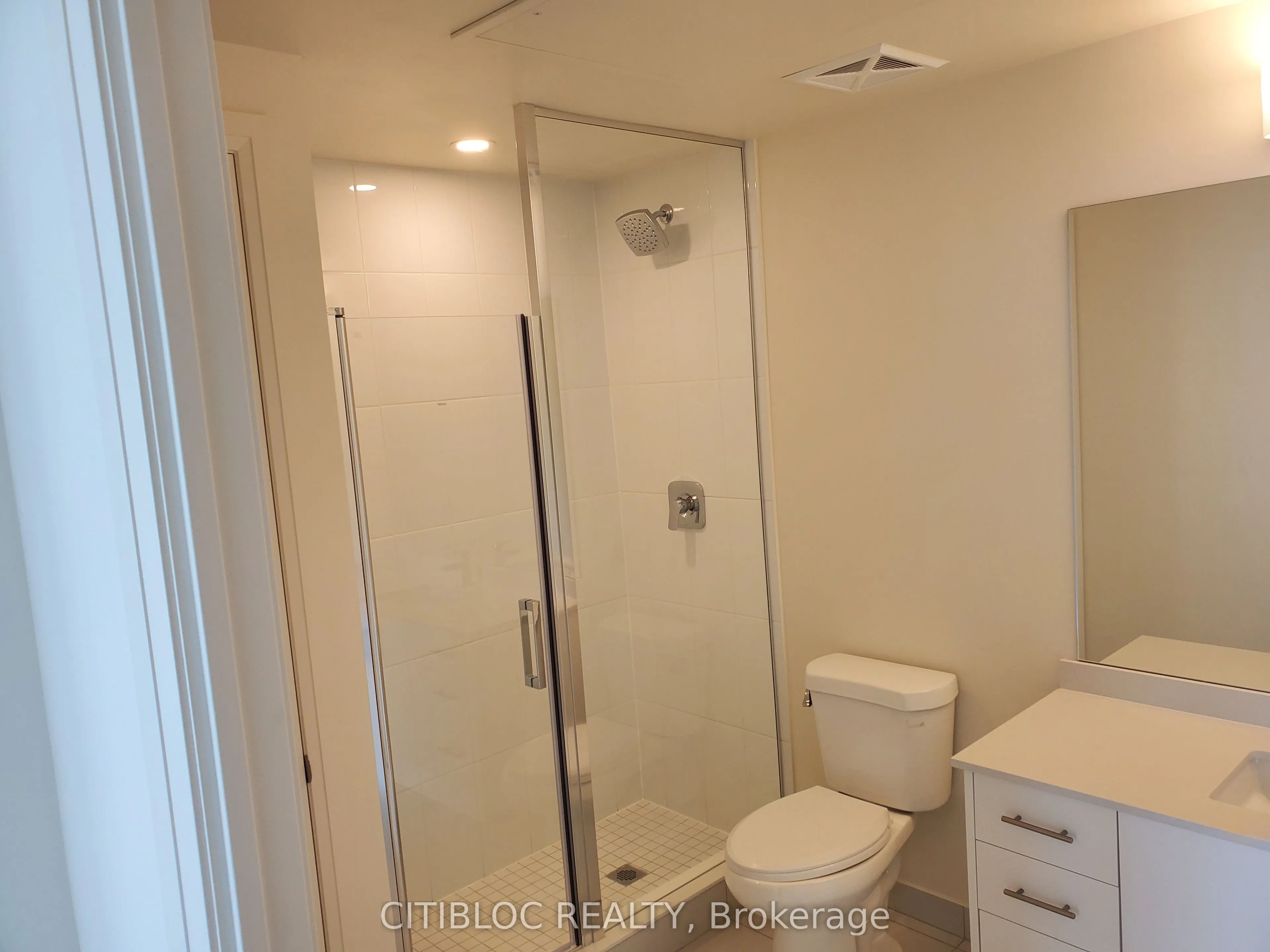 8960 Jane Street, #2515
