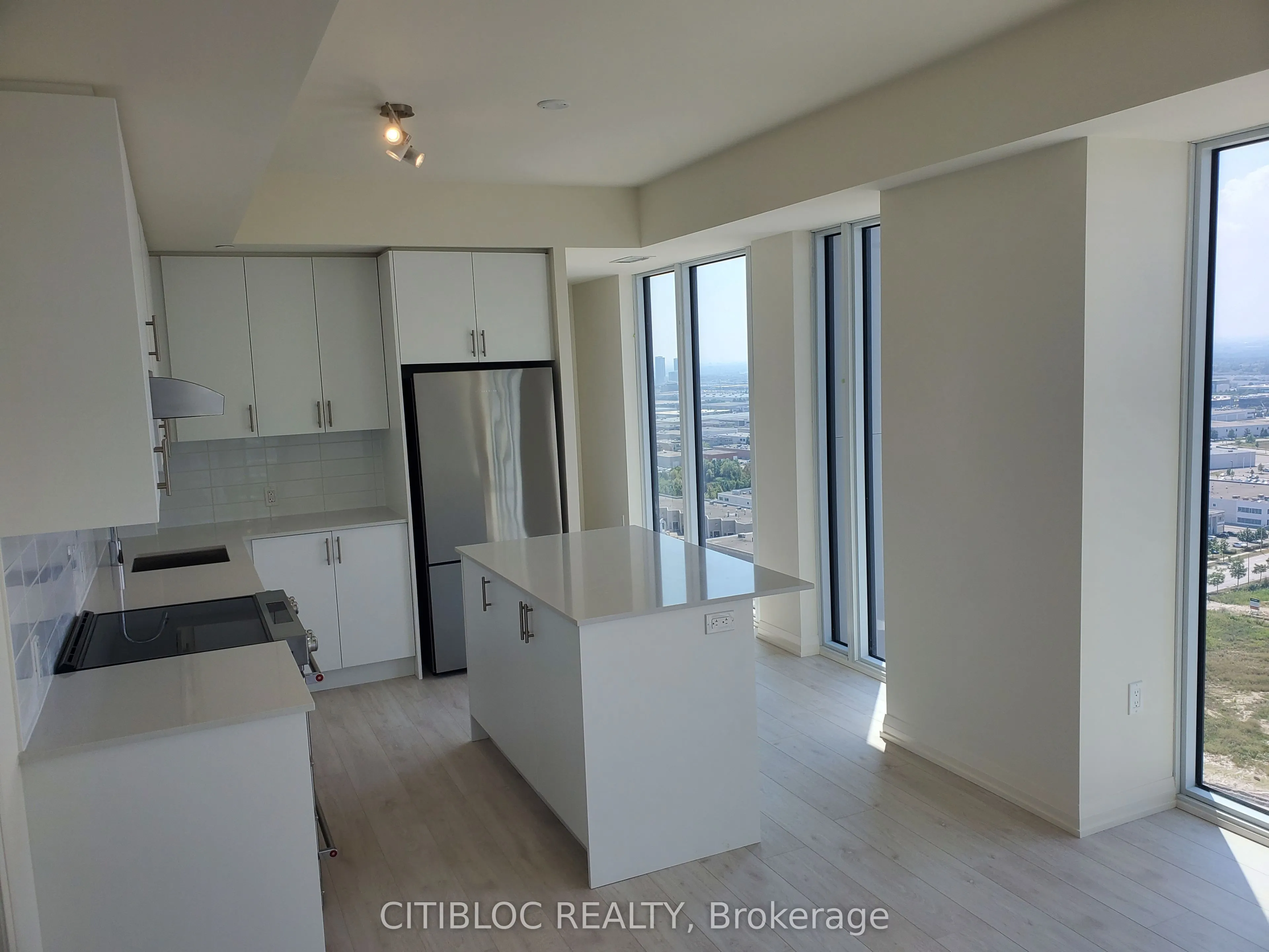 8960 Jane Street, #2515
