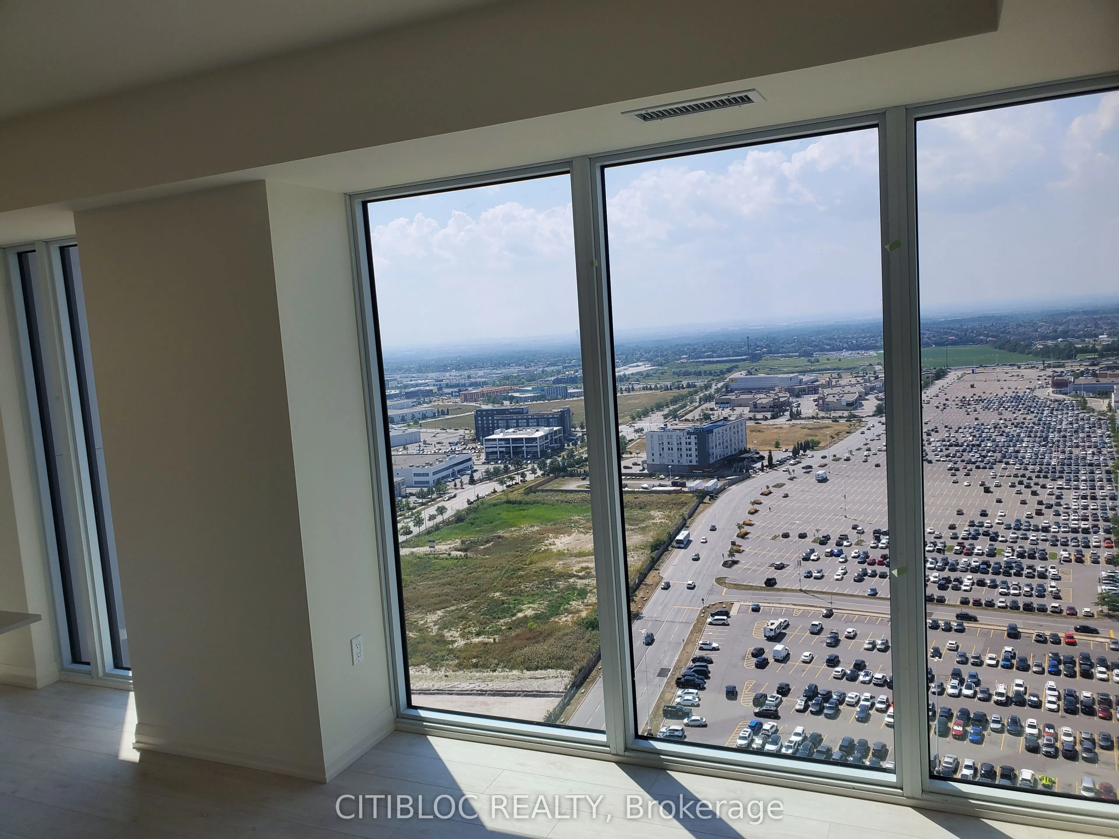 8960 Jane Street, #2515