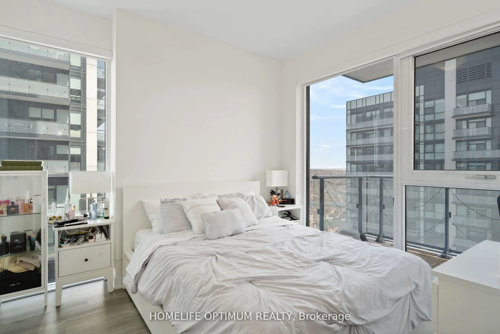 95 Oneida Crescent, #1704