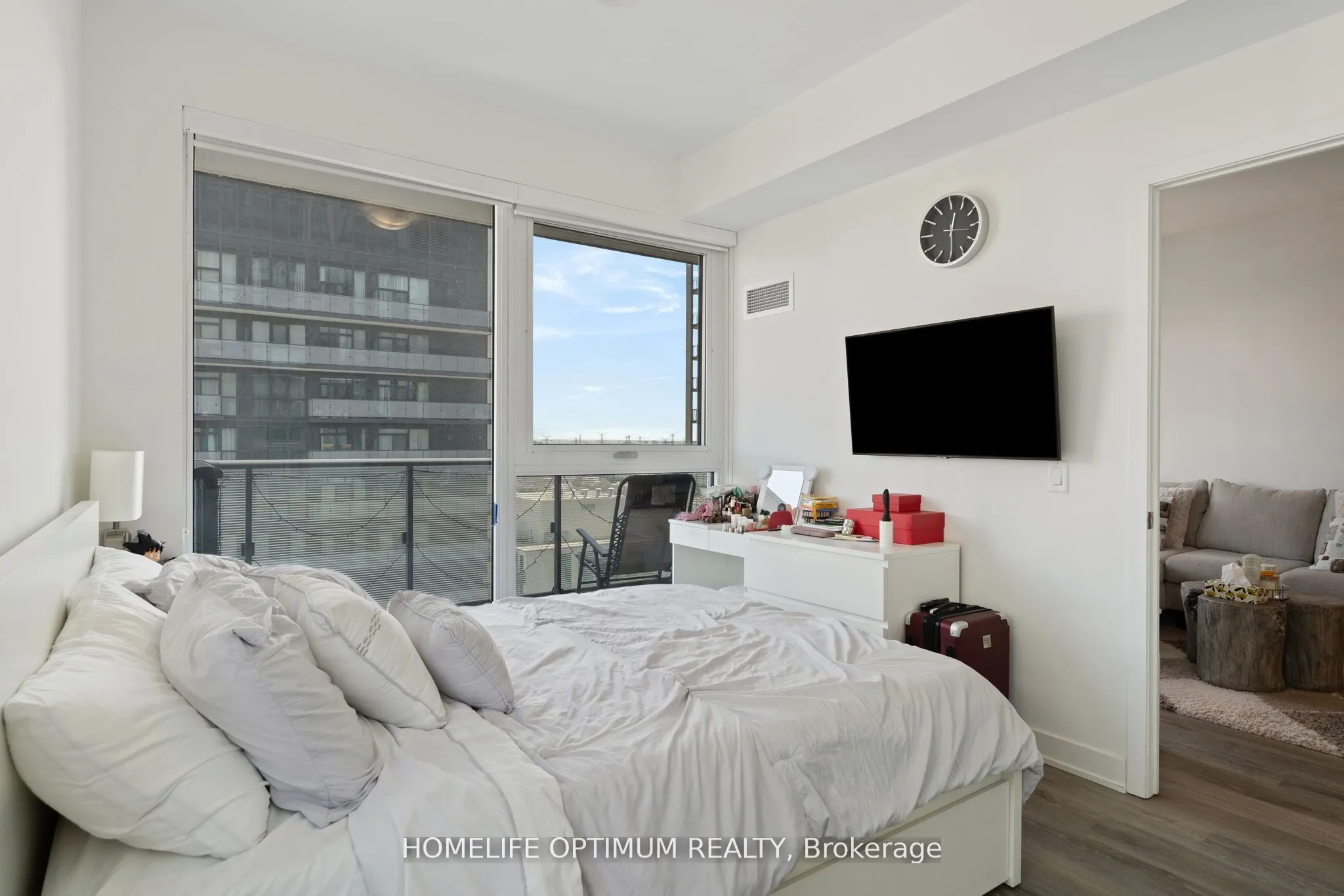 95 Oneida Crescent, #1704