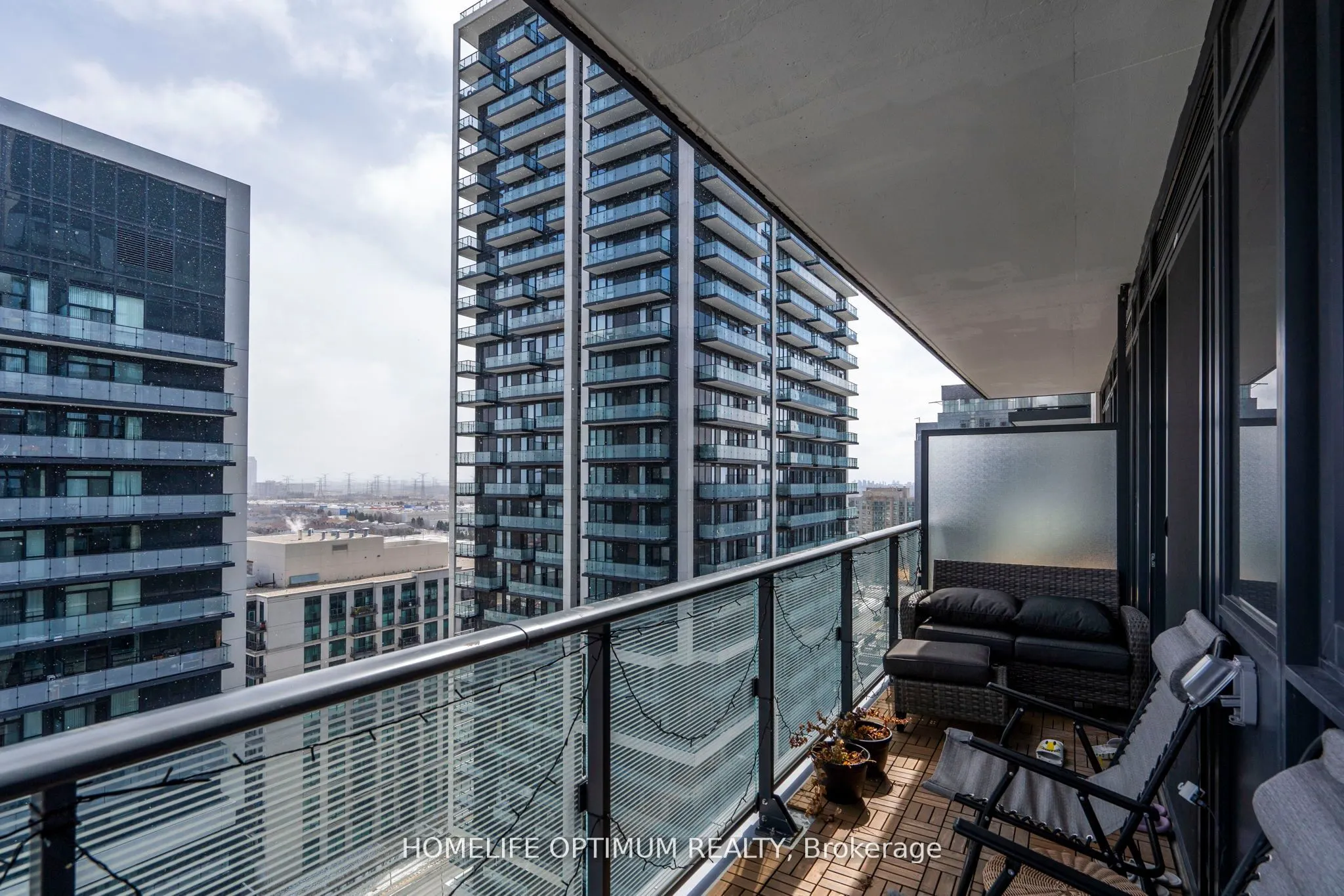 95 Oneida Crescent, #1704