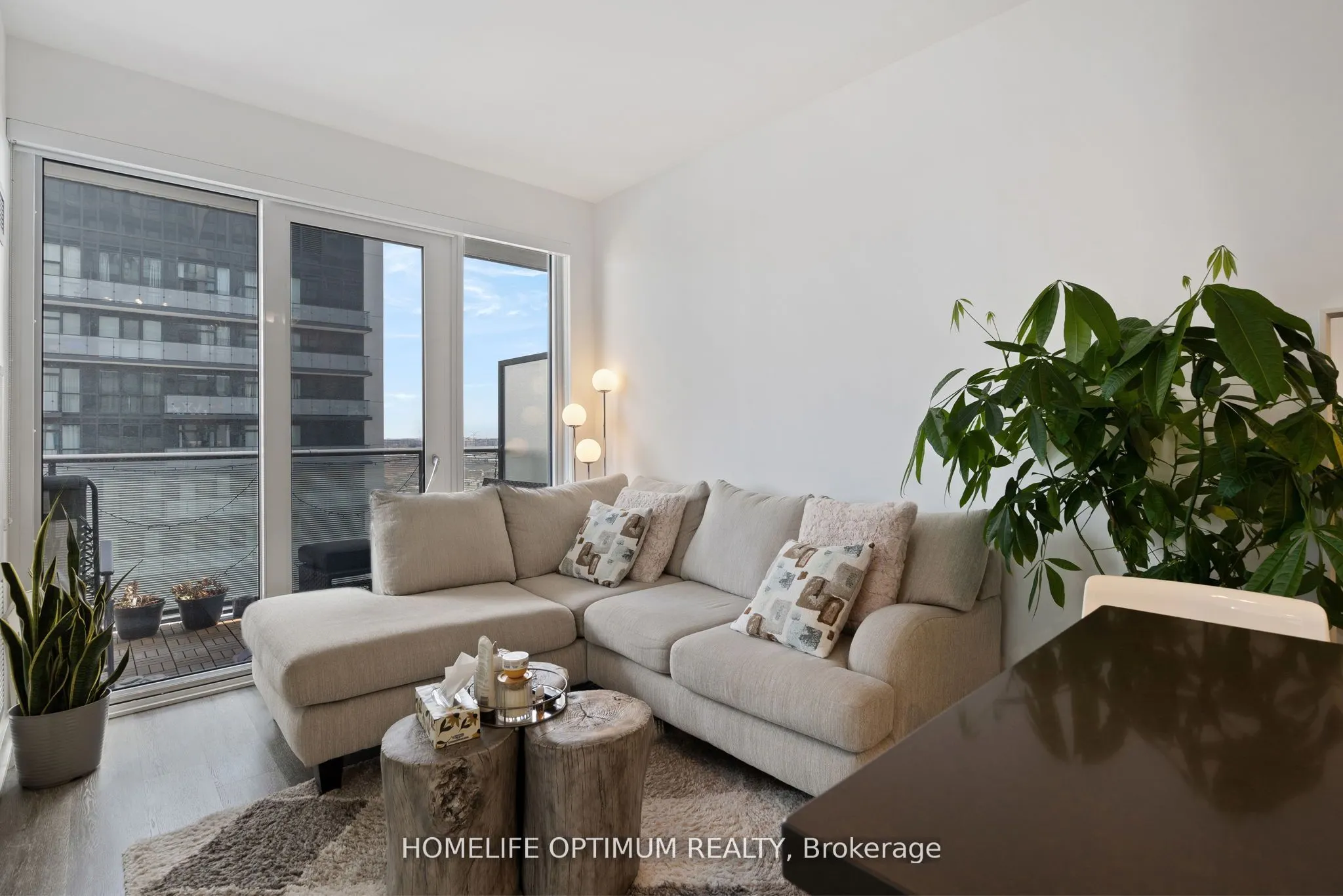 95 Oneida Crescent, #1704