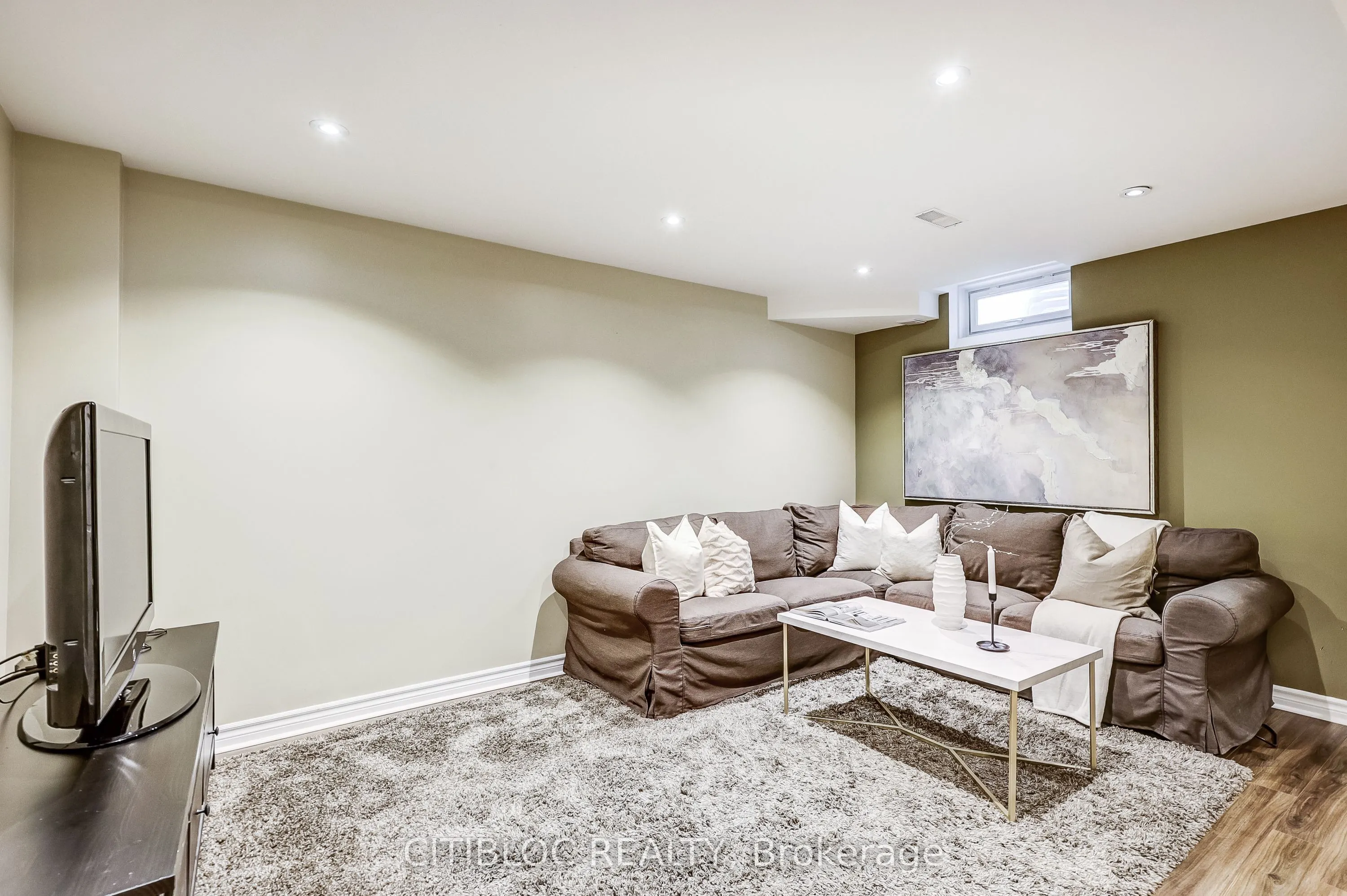 23 Evaridge Drive