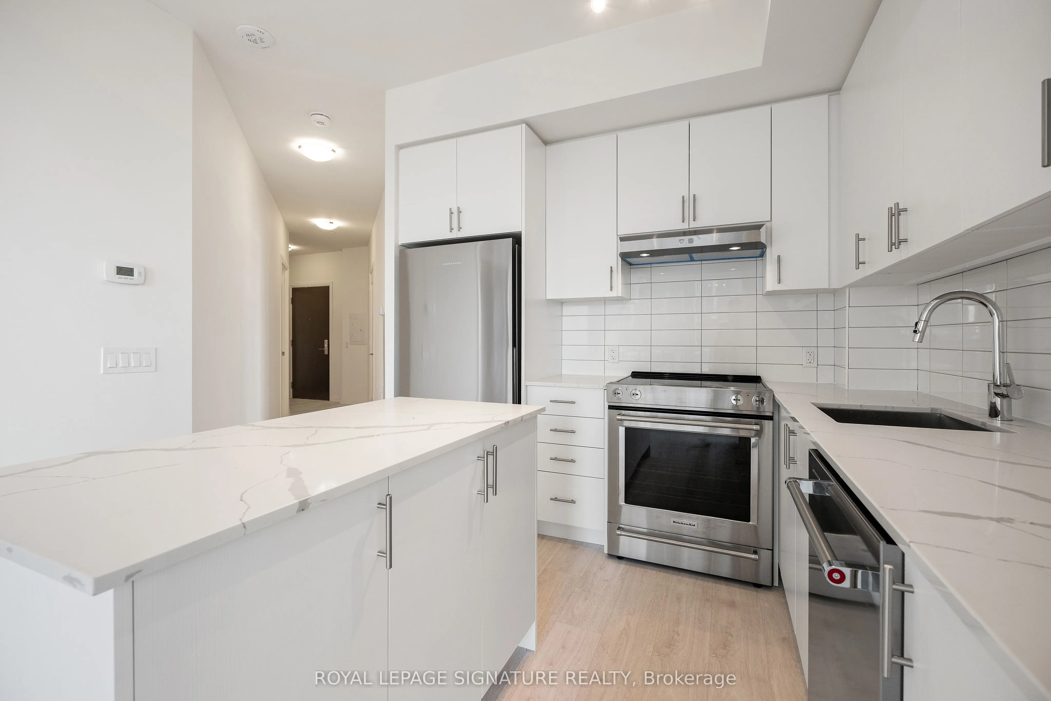 9000 Jane Street, #602